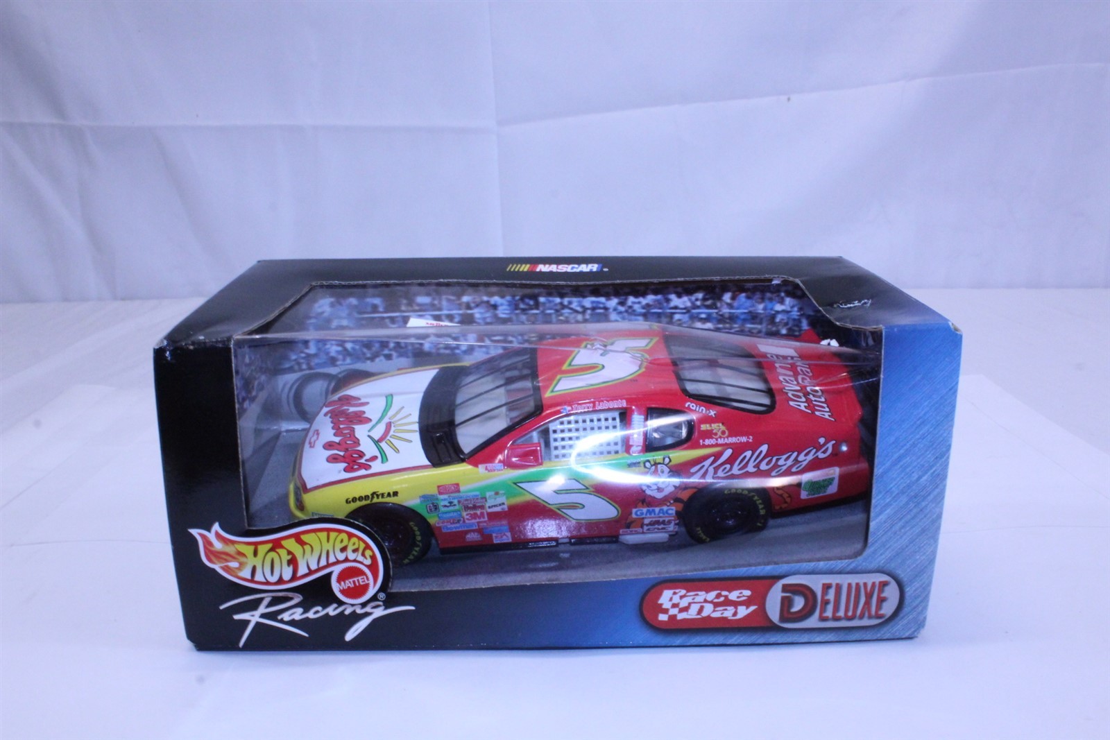 1999 Hot Wheels Race Day Deluxe 1:24 Diecast NASCAR Kellogg\'s Terry Labonte 1999 Hot Wheels Race Day Deluxe 1:24 Diecast NASCAR Kellogg\'s Terry Labonte