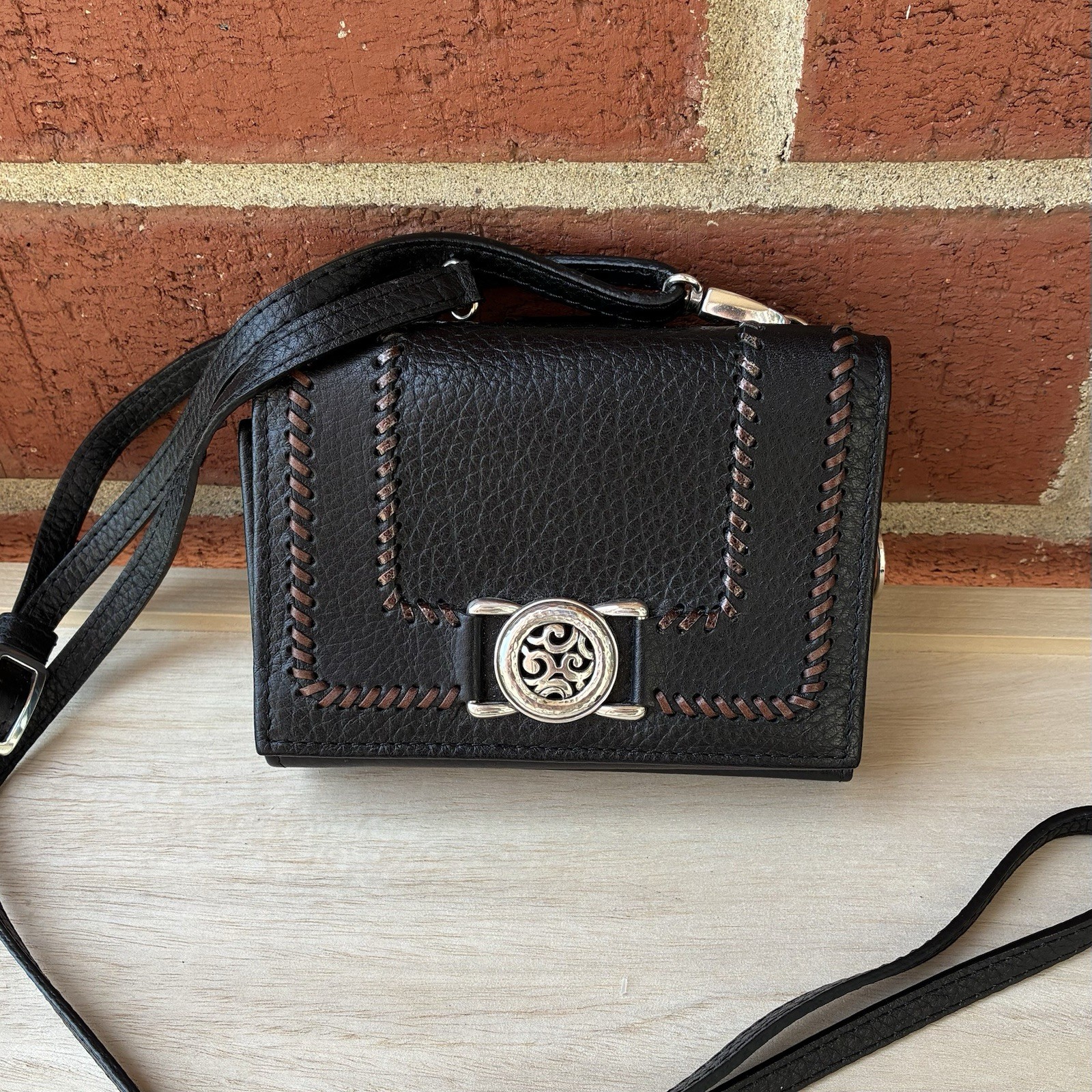 Brighton Barbados Autumn Petite Organizer Crossbody Wallet Black w/ Brown Stitch Brighton Barbados Autumn Petite Organizer Crossbody Wallet Black w/ Brown Stitch