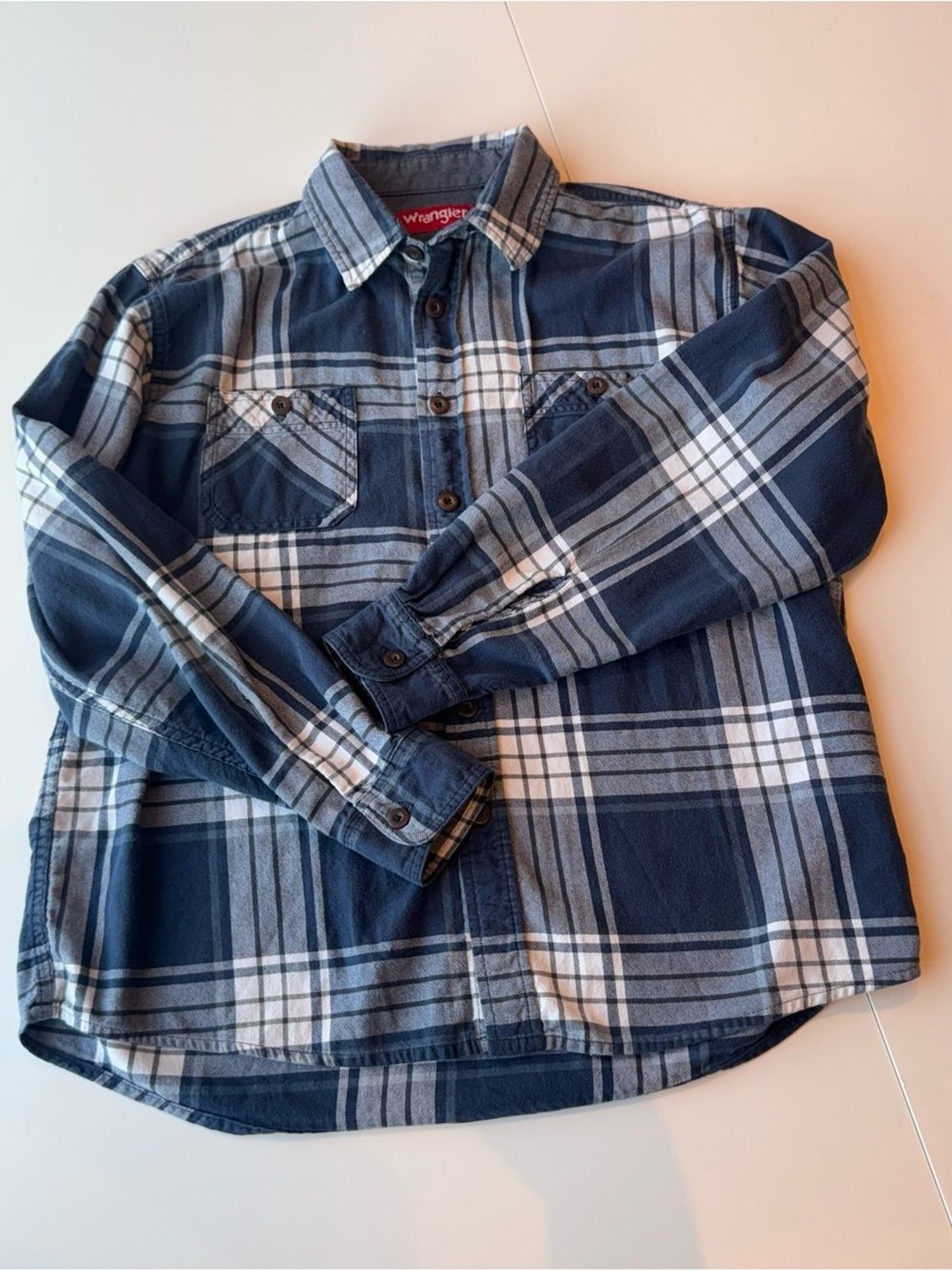 Wrangler Navy and White Plaid Button-Down Shirt Flannel 100% Cotton Men’s XL