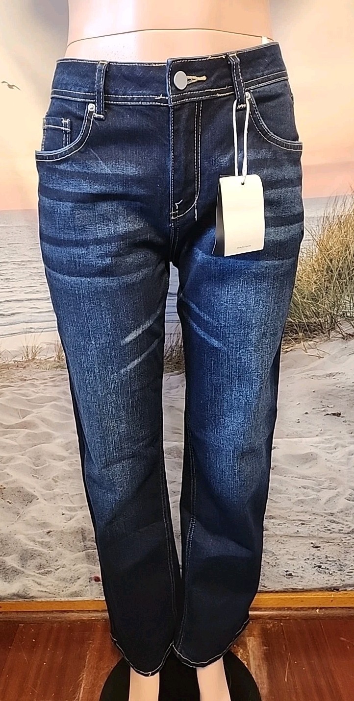 NWT Flamingals Women\'s #80292 Dark Blue Jeans Size Medium. 32 Inseam