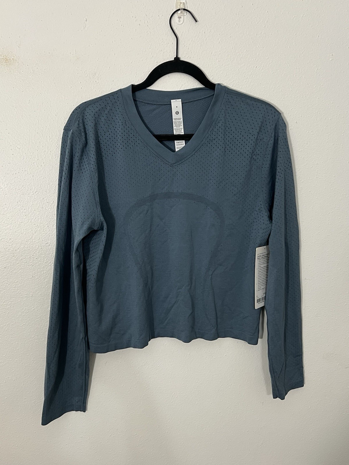 NWT Lululemon Swiftly Tech Open Hole V-Neck Long Sleeve Shirt Steel Blue Size 8 NWT Lululemon Swiftly Tech Open Hole V-Neck Long Sleeve Shirt Steel Blue Size 8