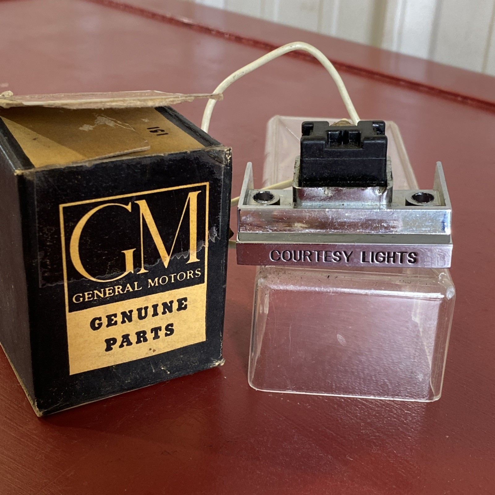 1962 OLDSMOBILE ALL EXCEPT F-85 COURTESY LIGHT SWITCH 583889 NOS