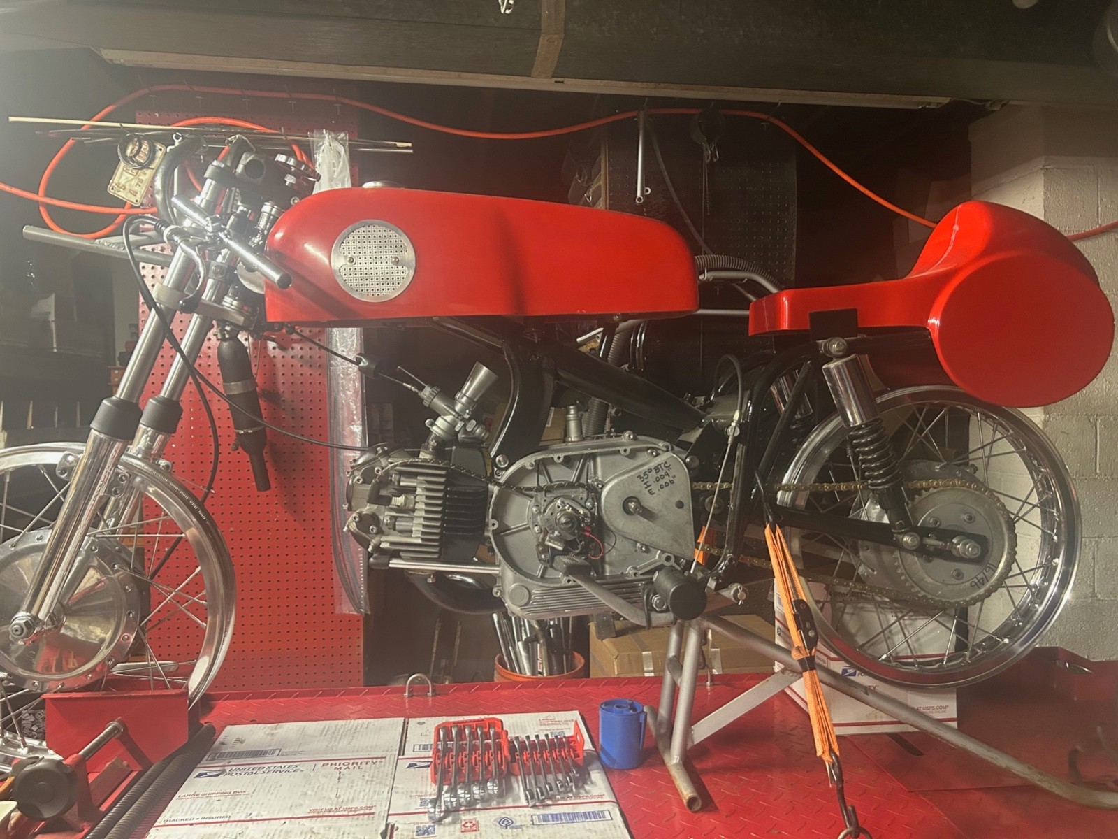 AERMACCHI HARLEY-DAVIDSON SPRINT ALA-D'ORO 175cc REPLICA