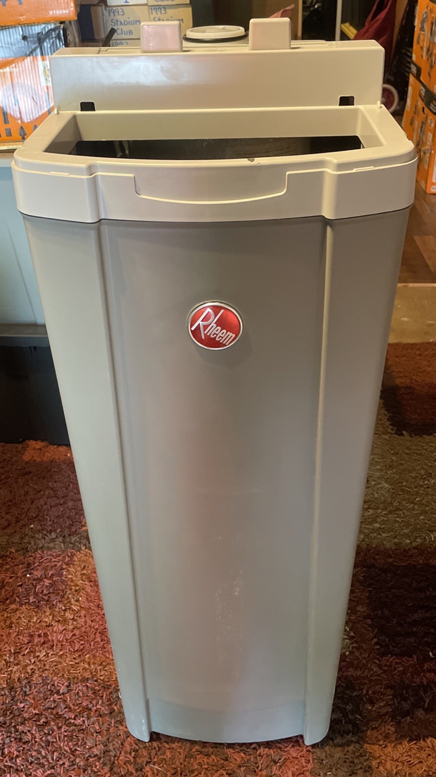 Rheem RHS42 Water Softener Base w/ Brine Tank and Salt Level Indicator Rheem RHS42 Water Softener Base w/ Brine Tank and Salt Level Indicator