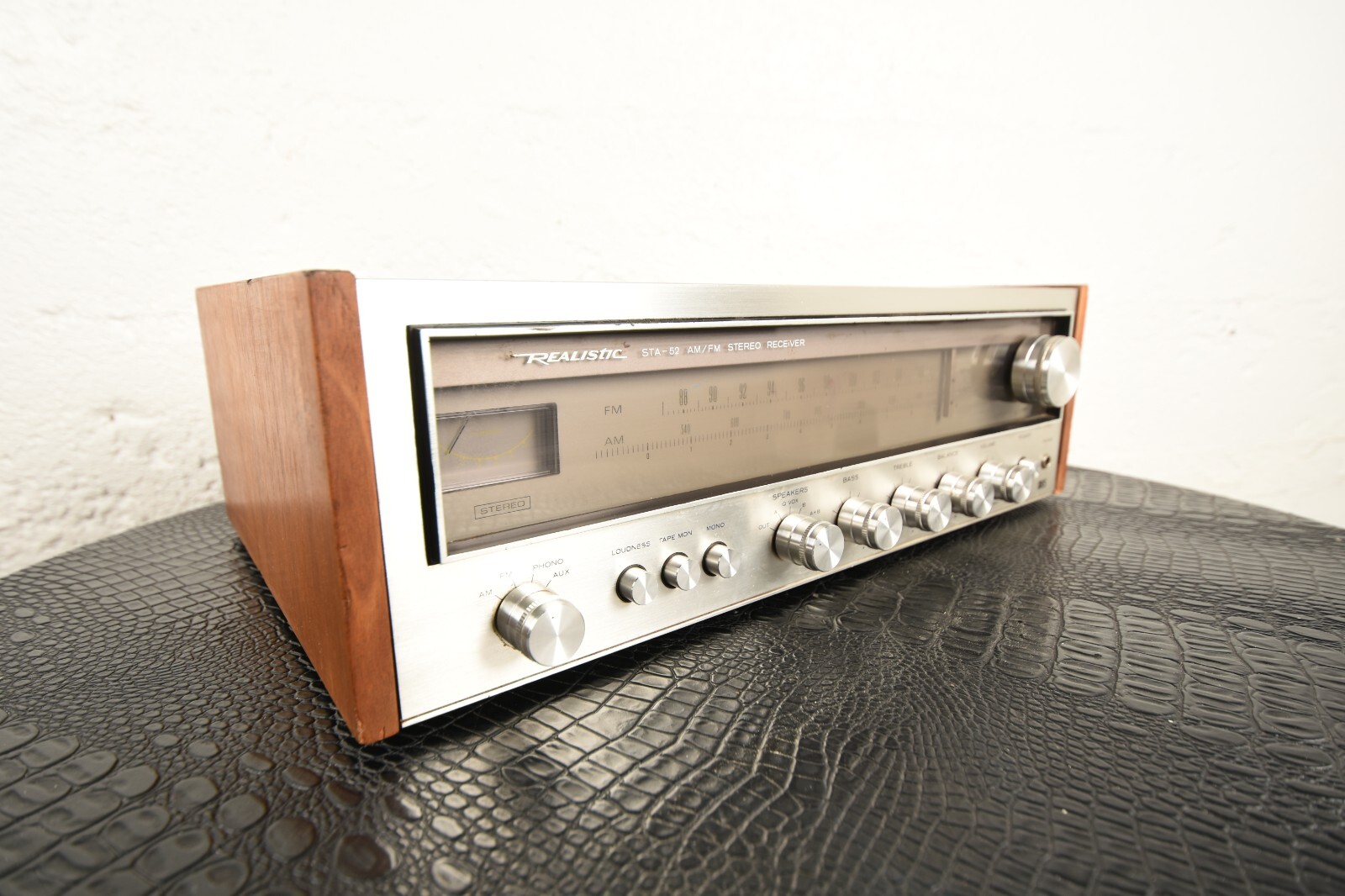 1970\'s Realistic STA-52 31-2072 AM/FM Stereo Receiver