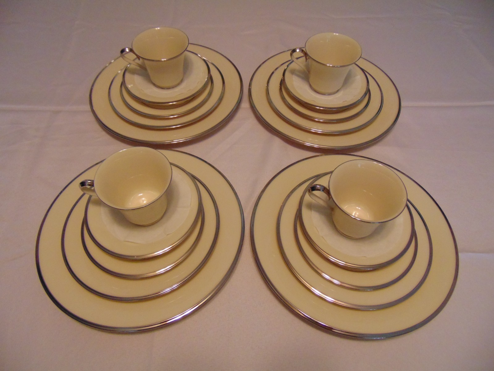Lenox Solitaire 4 Service 20 Piece Set Lenox Solitaire 4 Service 20 Piece Set