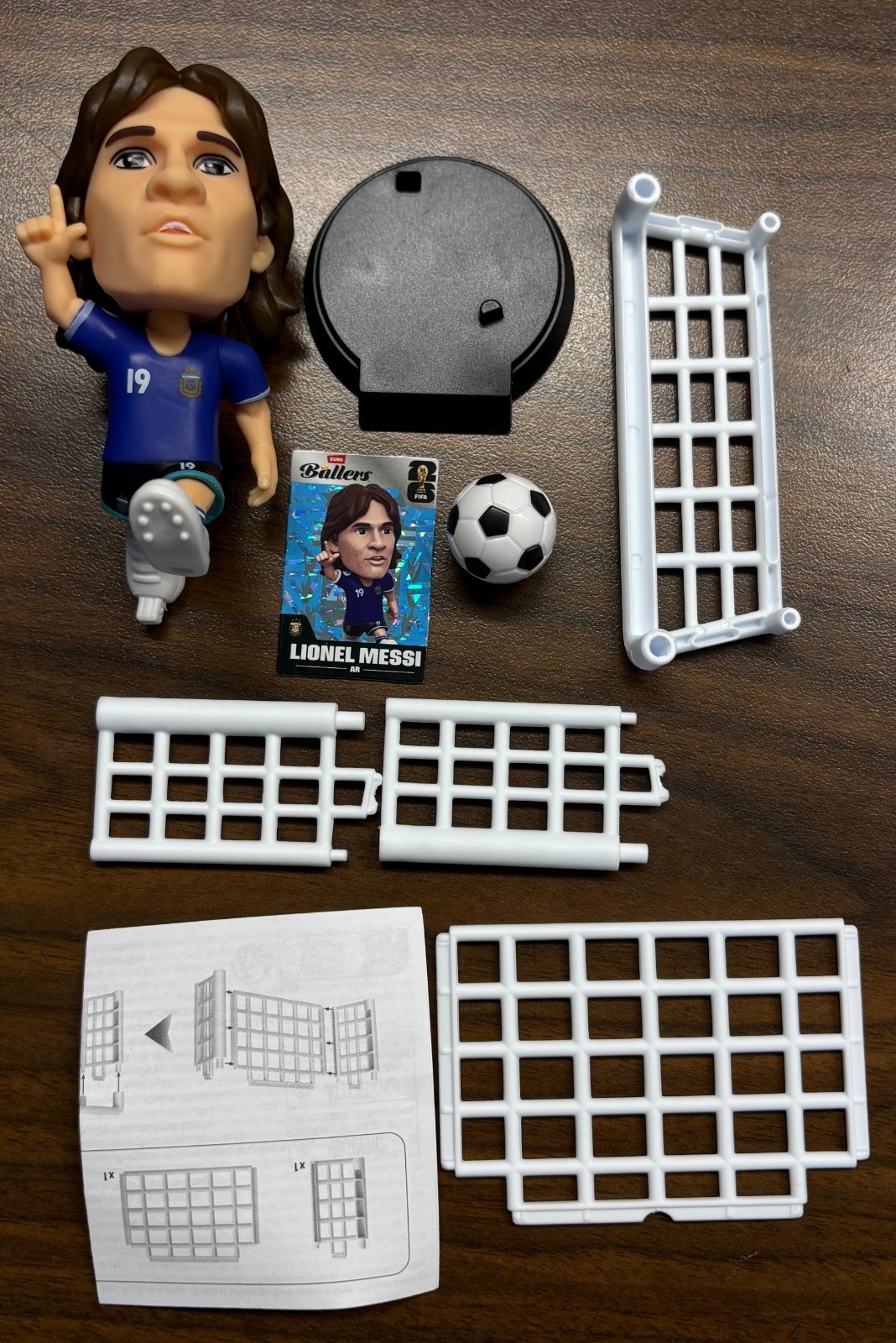 Zuru FIFA World Cup Ballers - Series 1 ~ You Pick  Player + Pick Field Piece~