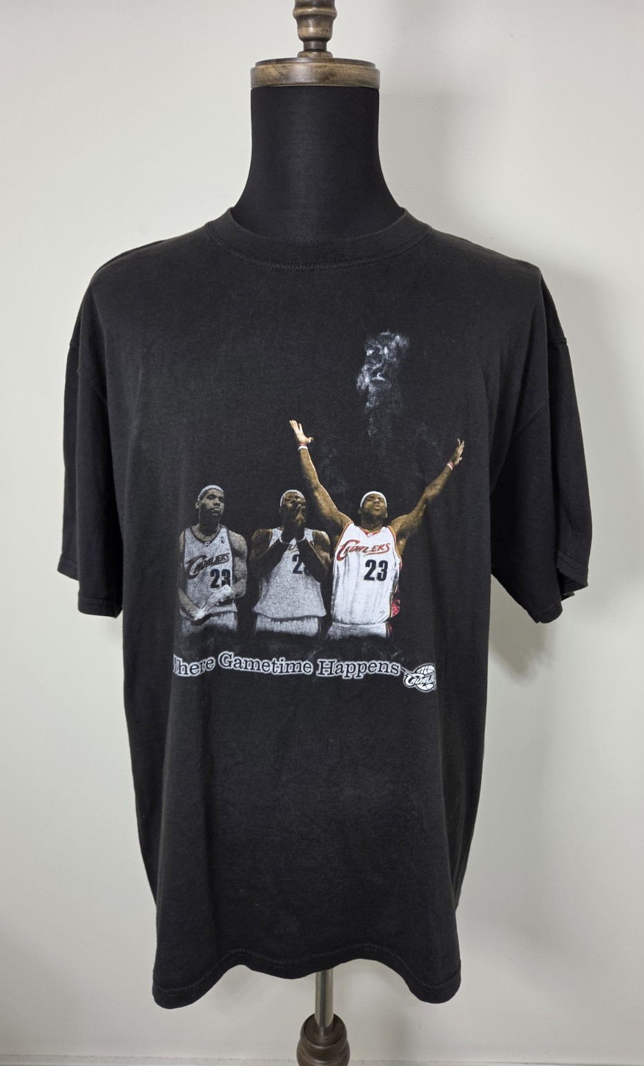 NBA Cleveland Cavaliers LeBron James Majestic 2000s Black T-Shirt Men\'s Size XL