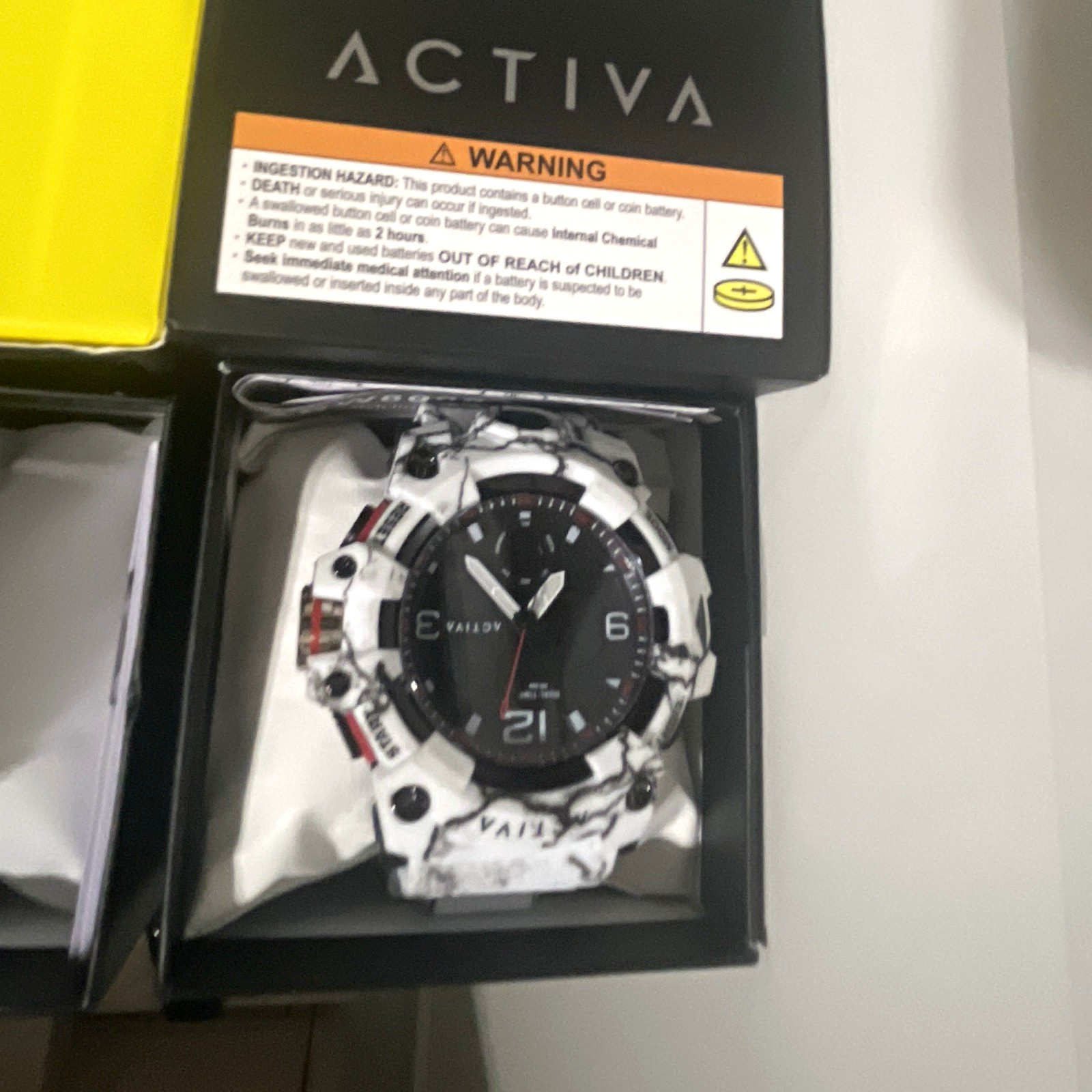 ACTIVA Men\'s Sports Quartz Analog Date Watch White/Black Resin, Box & Manual