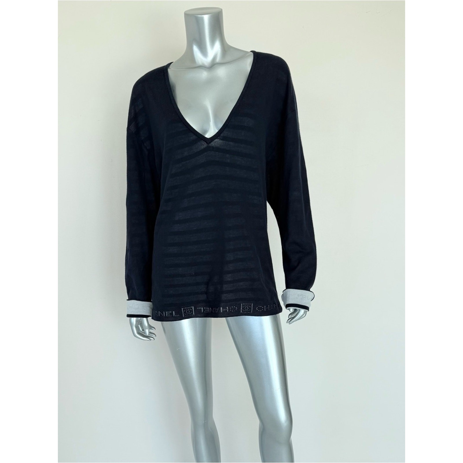 CHANEL Marinier V Neck tunic vintage size 44-46 FR vintage Authentic CHANEL Marinier V Neck tunic vintage size 44-46 FR vintage Authentic