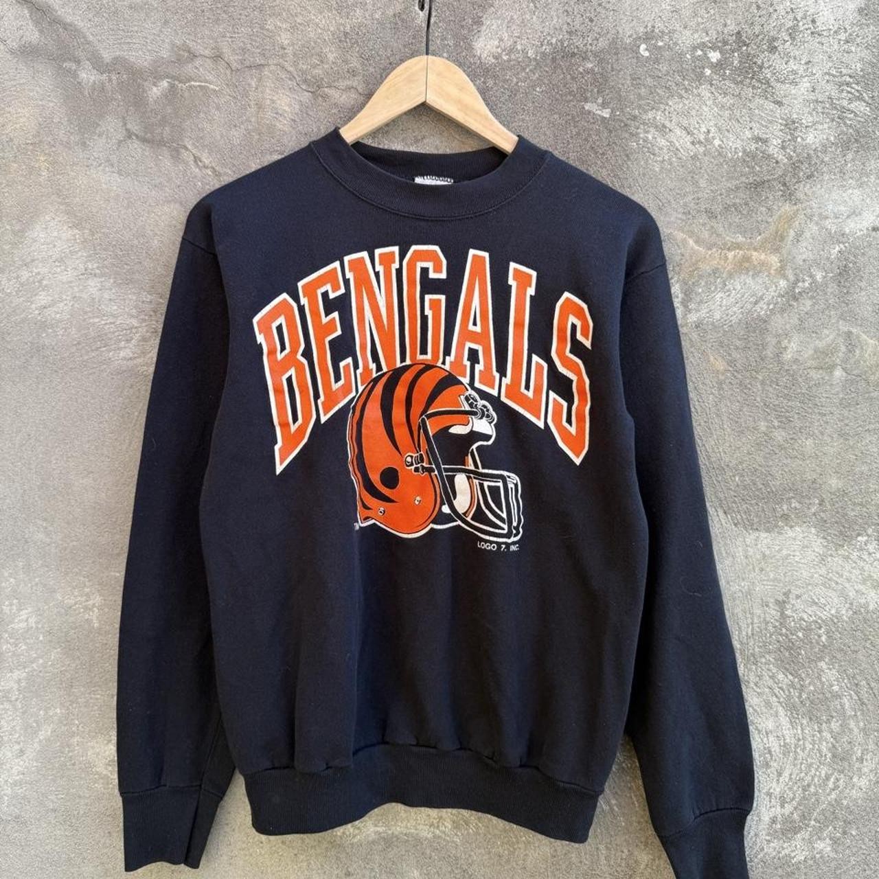 ‘80s Cincinnati Bengals NFL Helmet Crewneck Sweatshirt Unisex RM3656