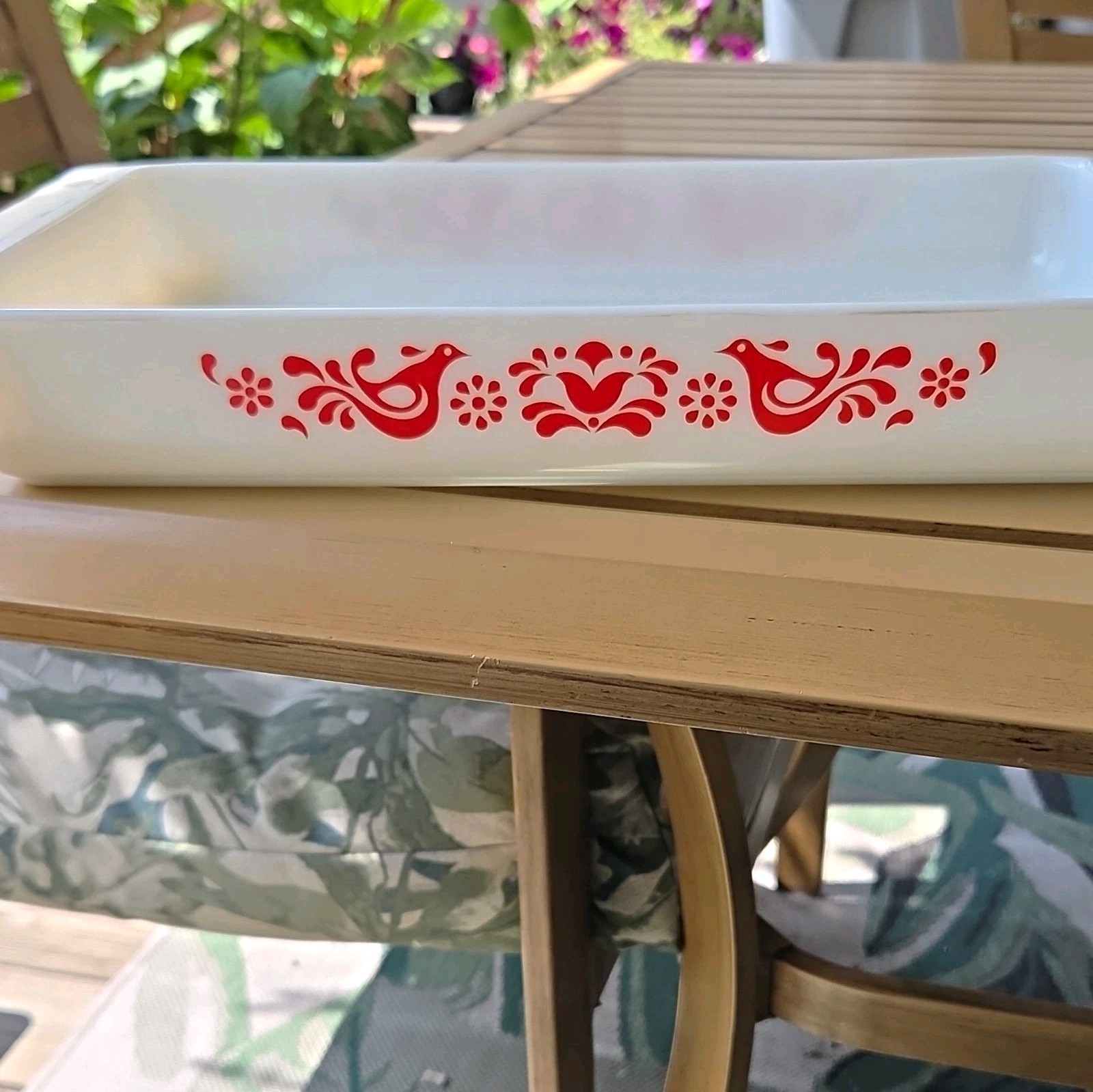 Pyrex Friendship Lasagne  Baking Dish. 9x13. Exquisite.