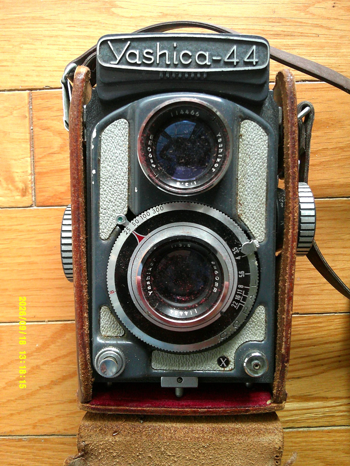 Vintage Yashica 44 TLR Camera 60mm F/3.5 Lens grey Untested Vintage Yashica 44 TLR Camera 60mm F/3.5 Lens grey Untested