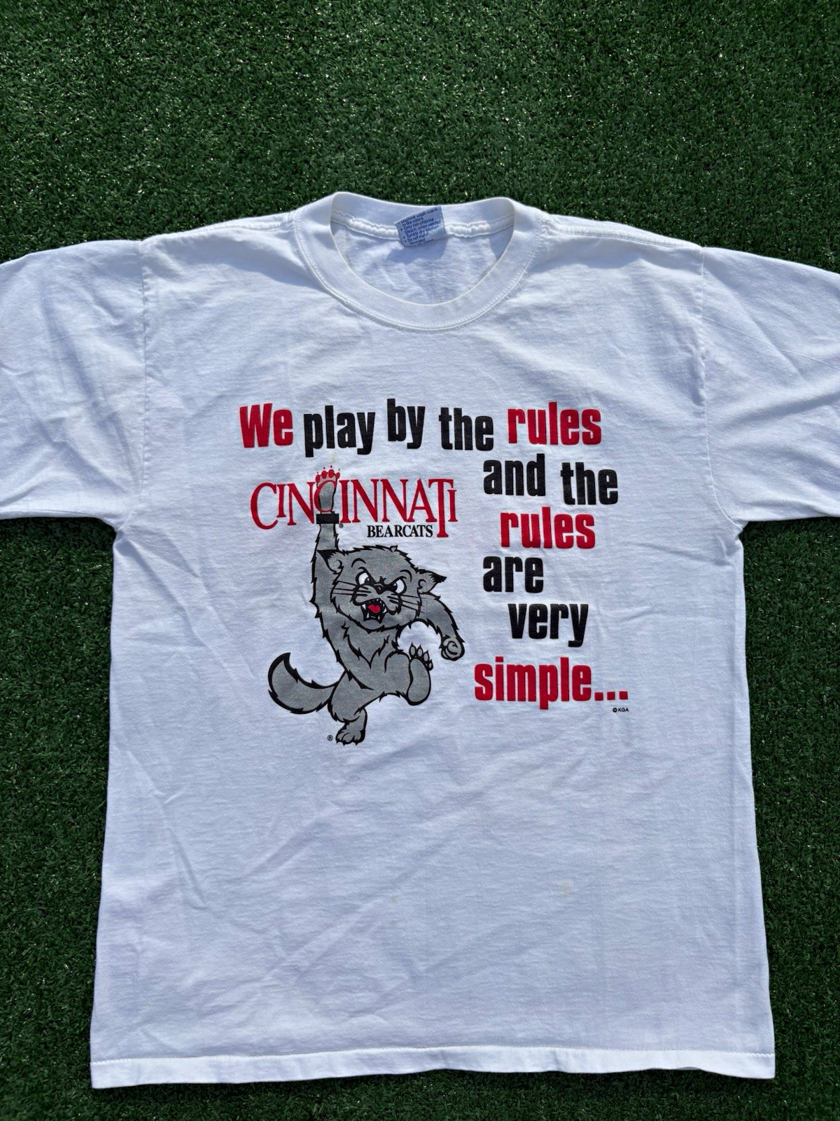 Vintage 1990s UC Cincinnati Bearcats aloud Trash Talk Sports Tee Medium Vintage 1990s UC Cincinnati Bearcats aloud Trash Talk Sports Tee Medium