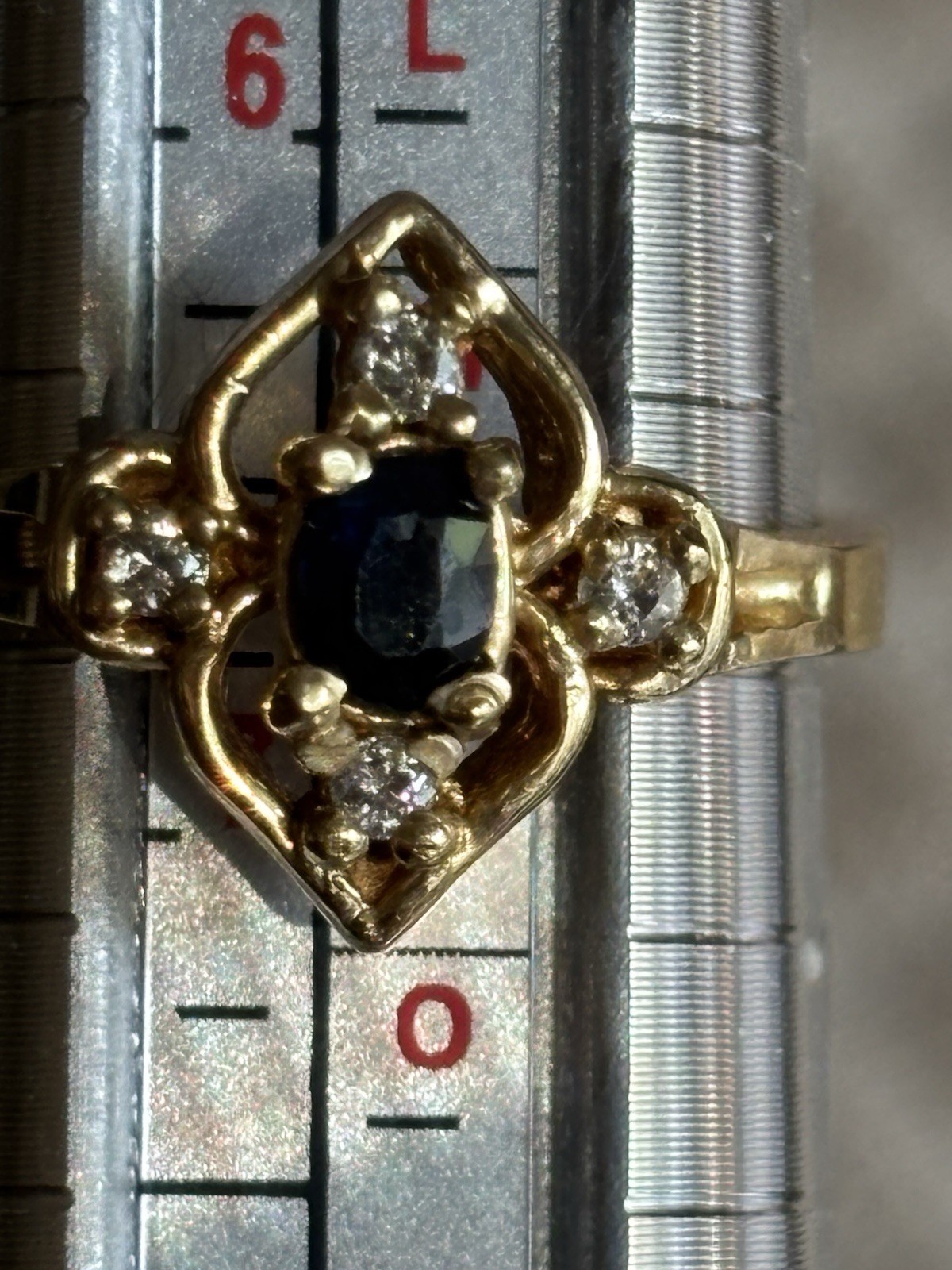 14K Yellow Gold Sapphire Diamond Ring 3.29 Grams