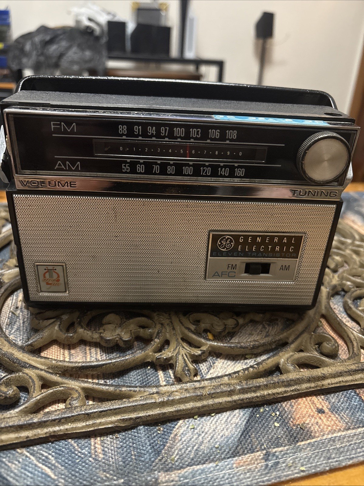 Beautiful Vintage GE P1820K Am-Fm Radio/Amazing Cond Retro Do Not Know If Works Beautiful Vintage GE P1820K Am-Fm Radio/Amazing Cond Retro Do Not Know If Works