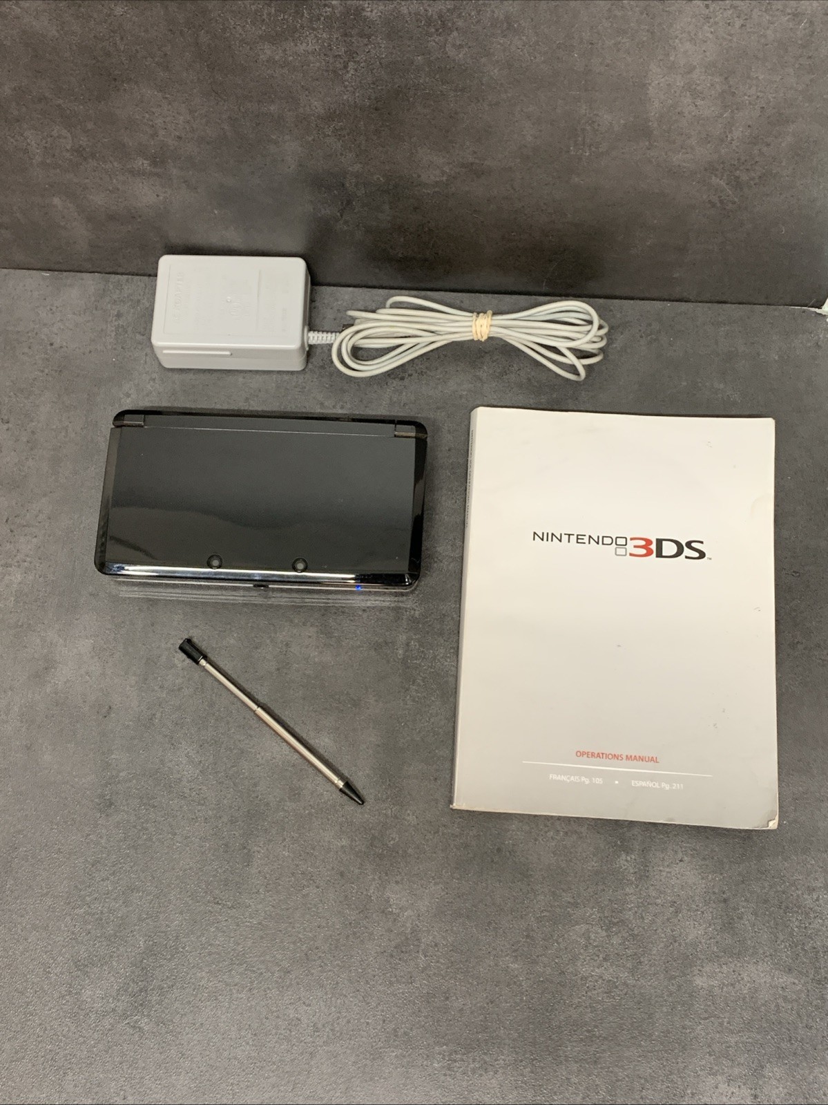 Nintendo 3DS Handheld Console CTR-001 USA Black Tested Works w/ Stylus & Charger Nintendo 3DS Handheld Console CTR-001 USA Black Tested Works w/ Stylus & Charger