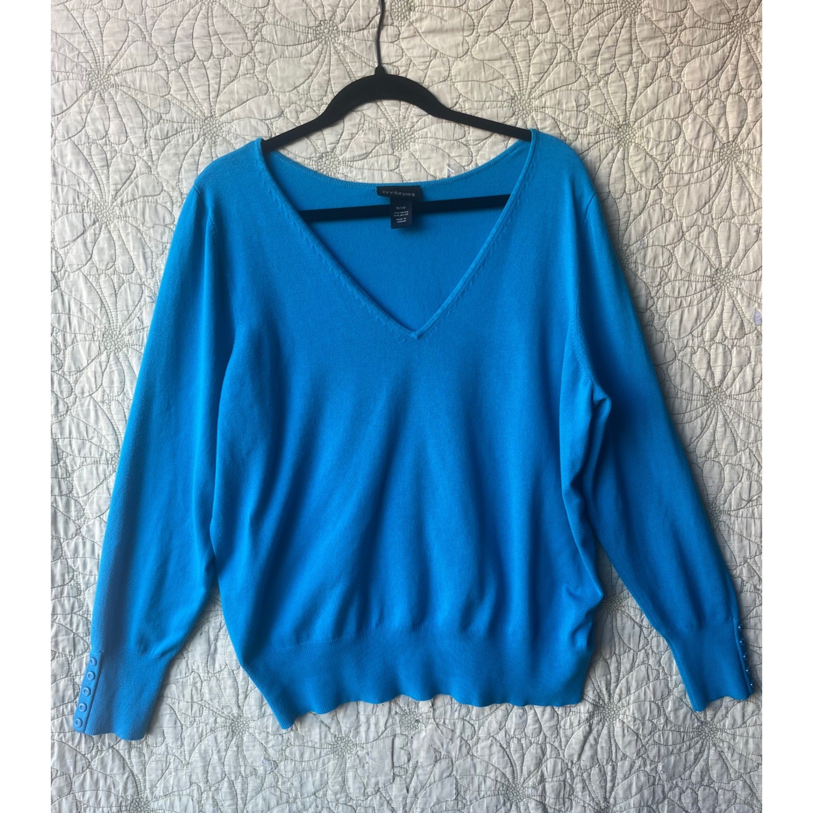 Lane Bryant Vibrant Blue V-Neck Button Cuff Sweater Size 18/20 Lane Bryant Vibrant Blue V-Neck Button Cuff Sweater Size 18/20