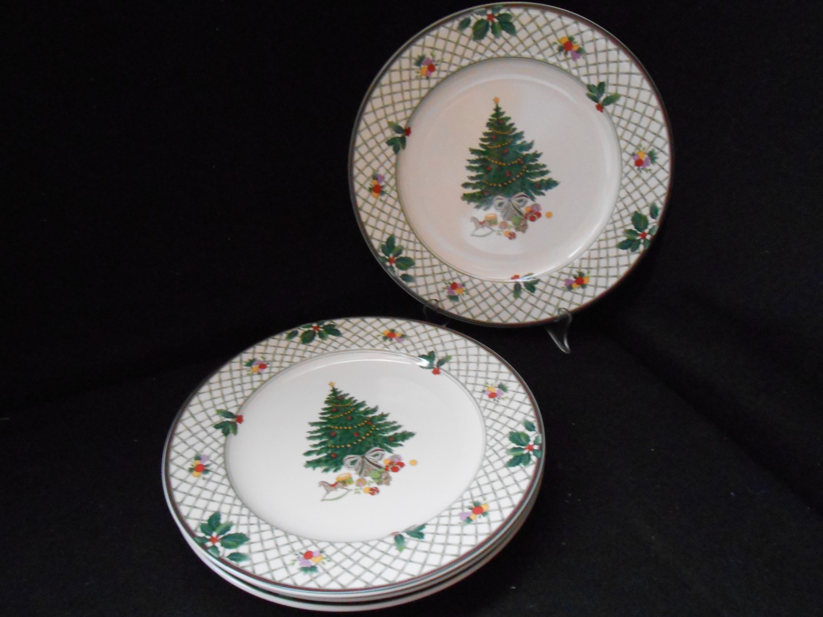 Mikasa Heritage Christmas Story Tree Holiday Dinnerware- Dinner/Dessert/Salad/Mu