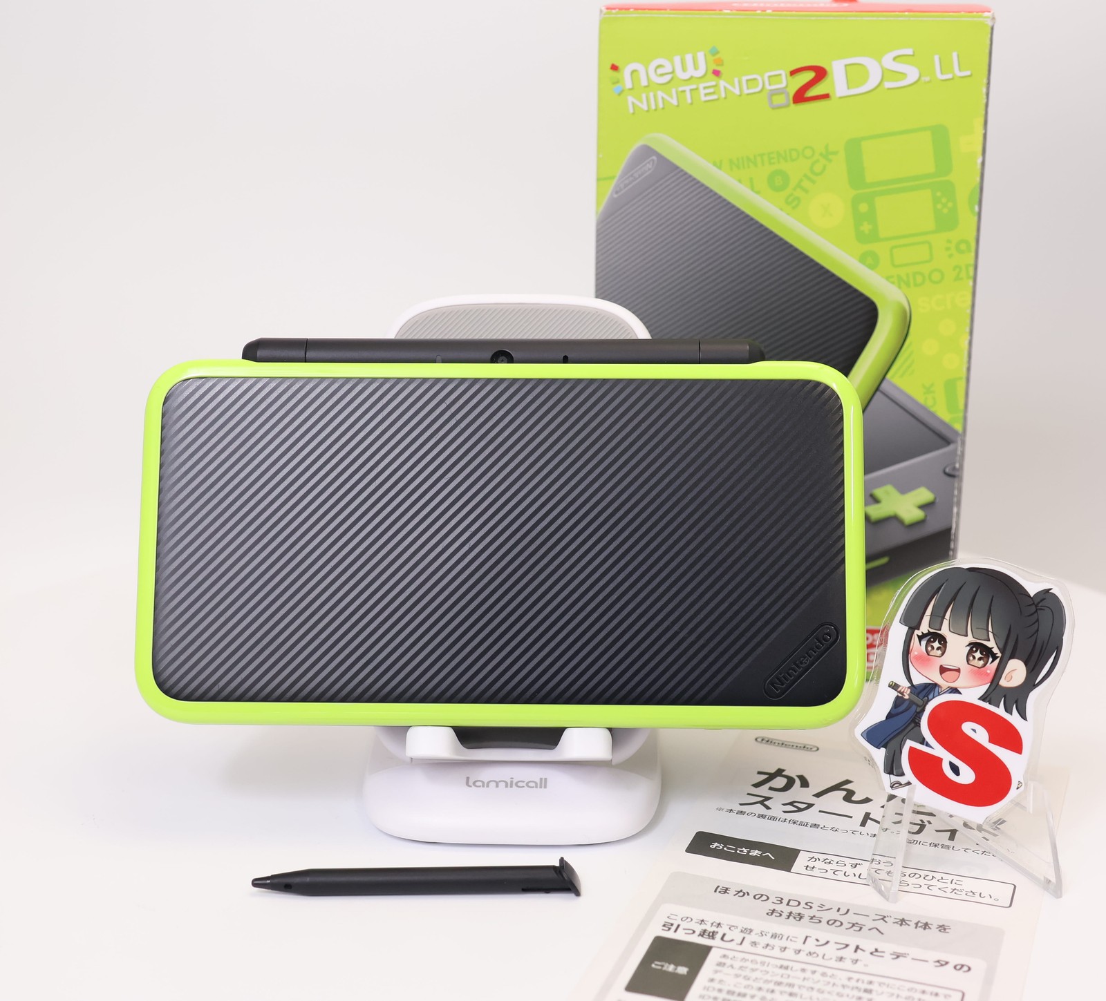 Near Mint Nintendo new 2DS XL Black / Lime Japanese Region Locked with Box