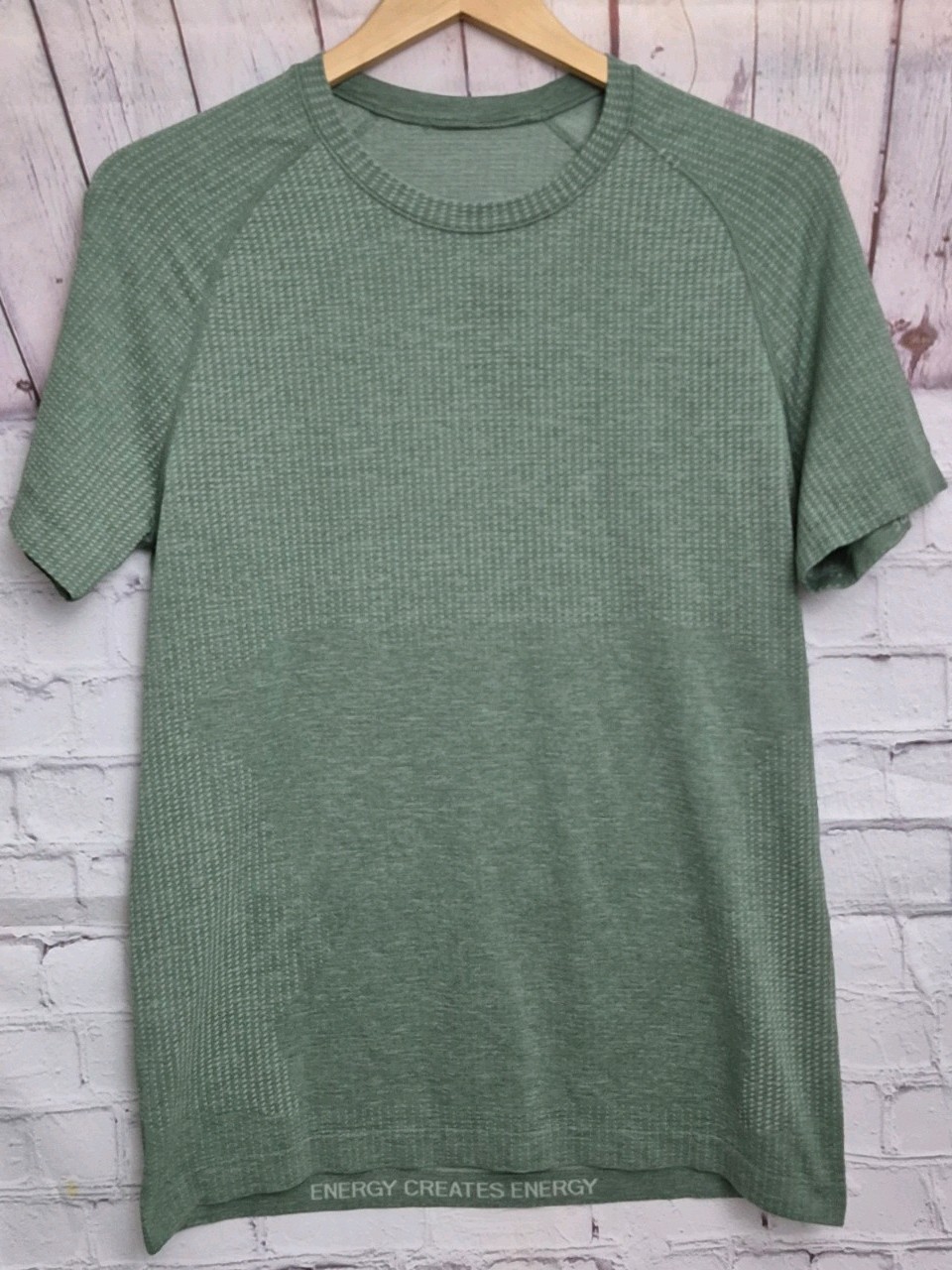 LULULEMON METAL VENT SHORT SLEEVE SHIRT SMALL LULULEMON METAL VENT SHORT SLEEVE SHIRT SMALL