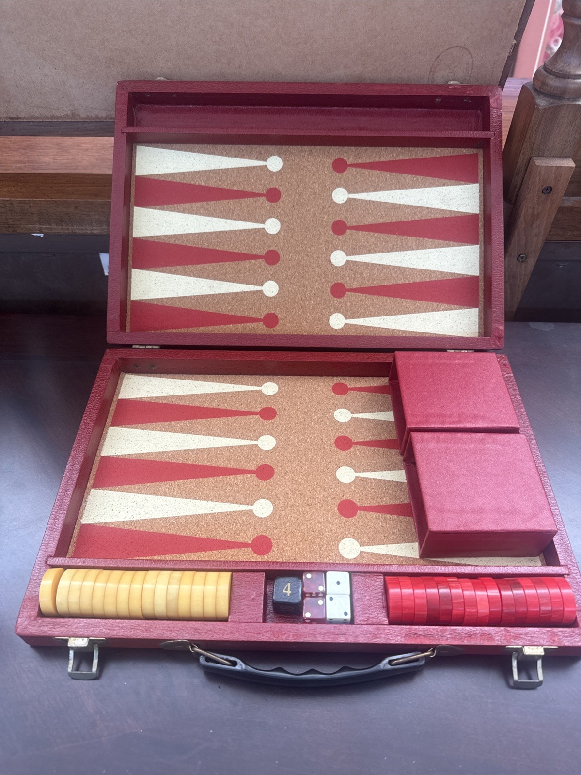 VINTAGE LOWE CRISLOID BAKELITE BACKGAMMON COMPLETE SET RED & BUTTERSCOTCH
