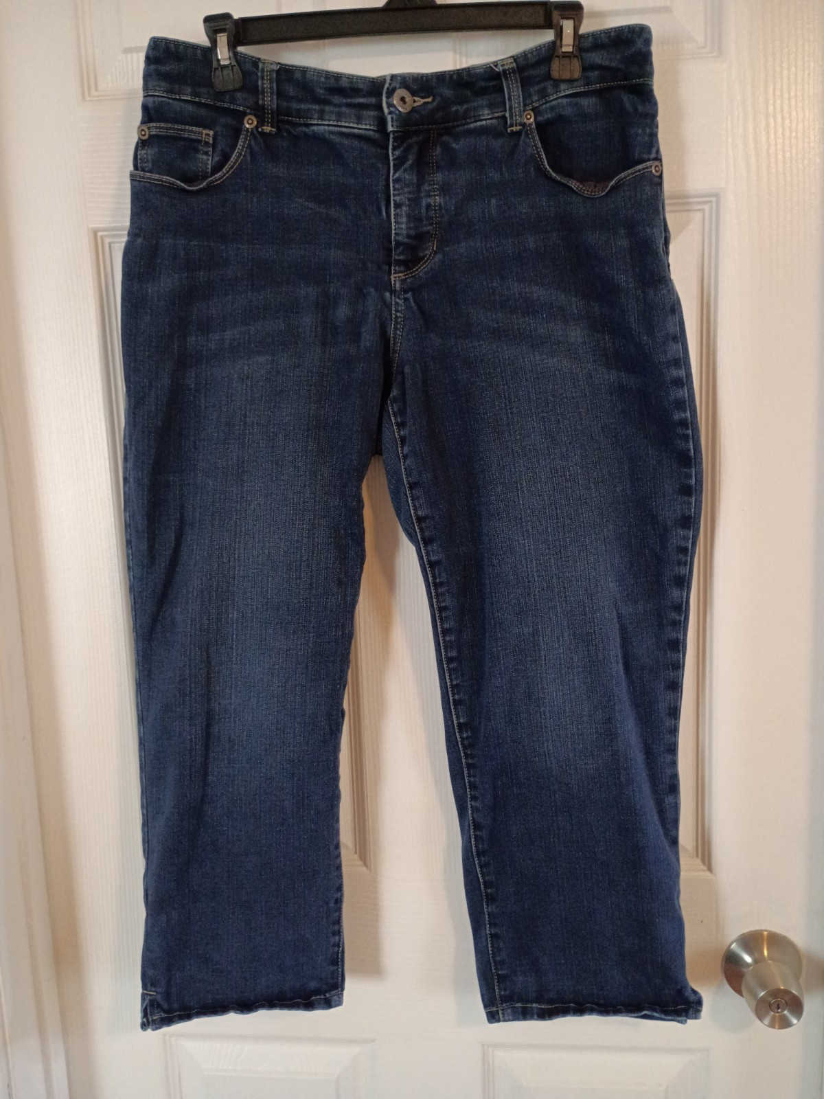 Chicos So Slimming Size 1 Denim Capris Chicos So Slimming Size 1 Denim Capris
