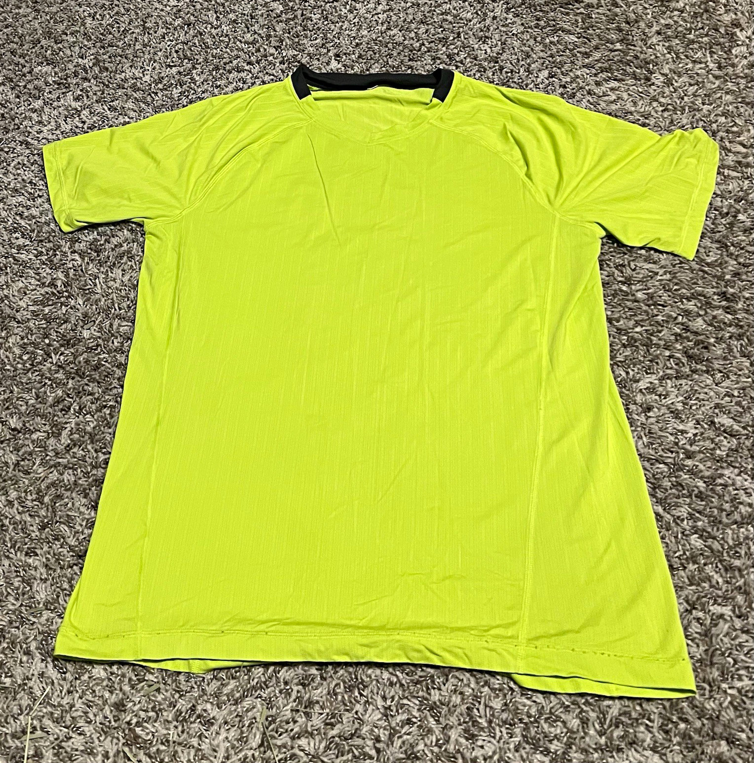 Lululemon Men\'s Yellow Activewear T-Shirt Lululemon Men\'s Yellow Activewear T-Shirt