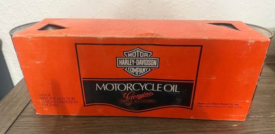 Vintage Harley-Davidson 4-Pack Motor Oil Set Empty Cans & Sleeve P/N 99512-77 Vintage Harley-Davidson 4-Pack Motor Oil Set Empty Cans & Sleeve P/N 99512-77