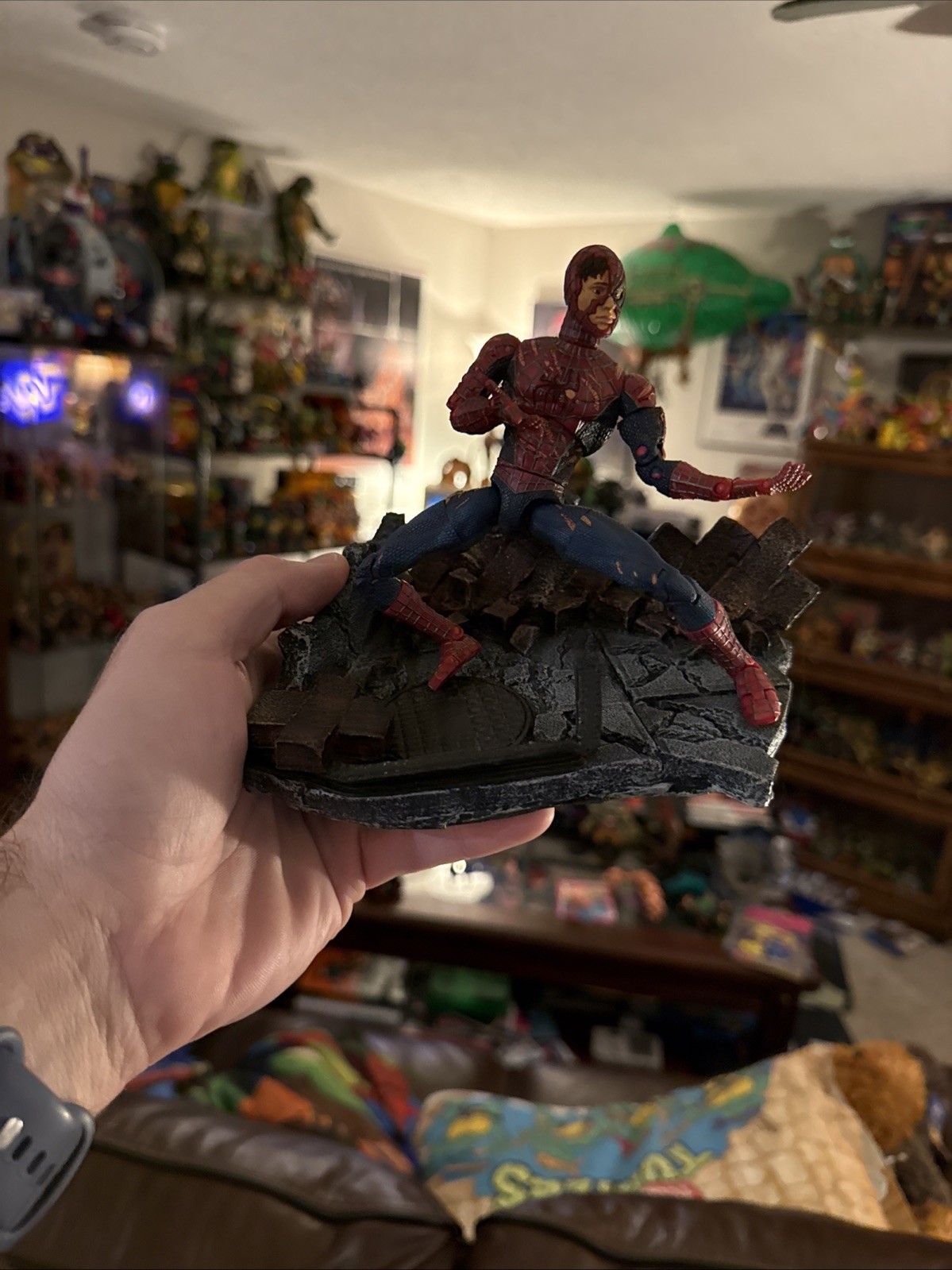 ToyBiz Battle Ravaged Spider-Man 2002 Movie Series 3 With Base Complete