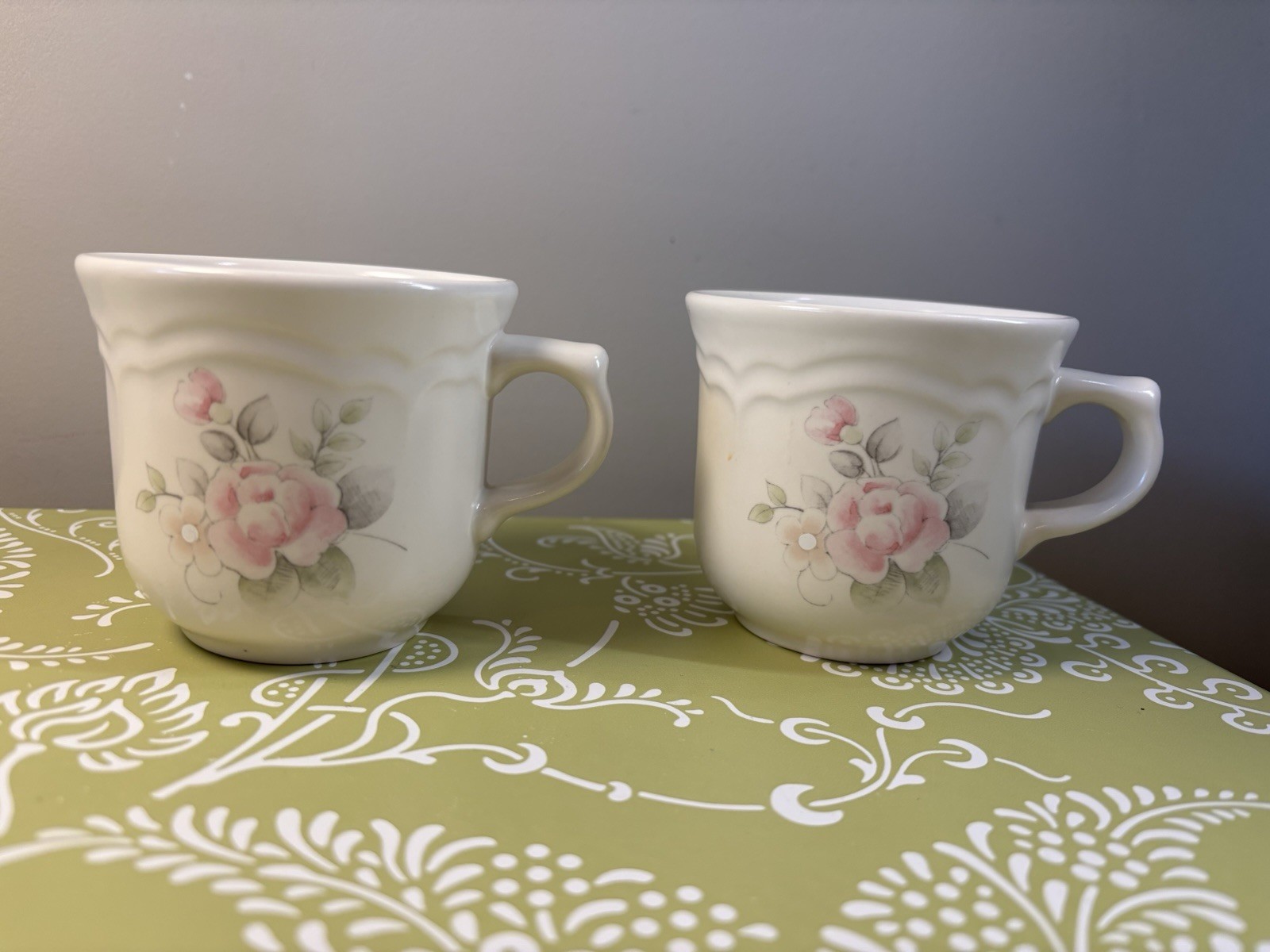 Pfaltzgraff Tea Rose Coffee Mugs Cups Set of 2 Vintage Pink Floral Stoneware