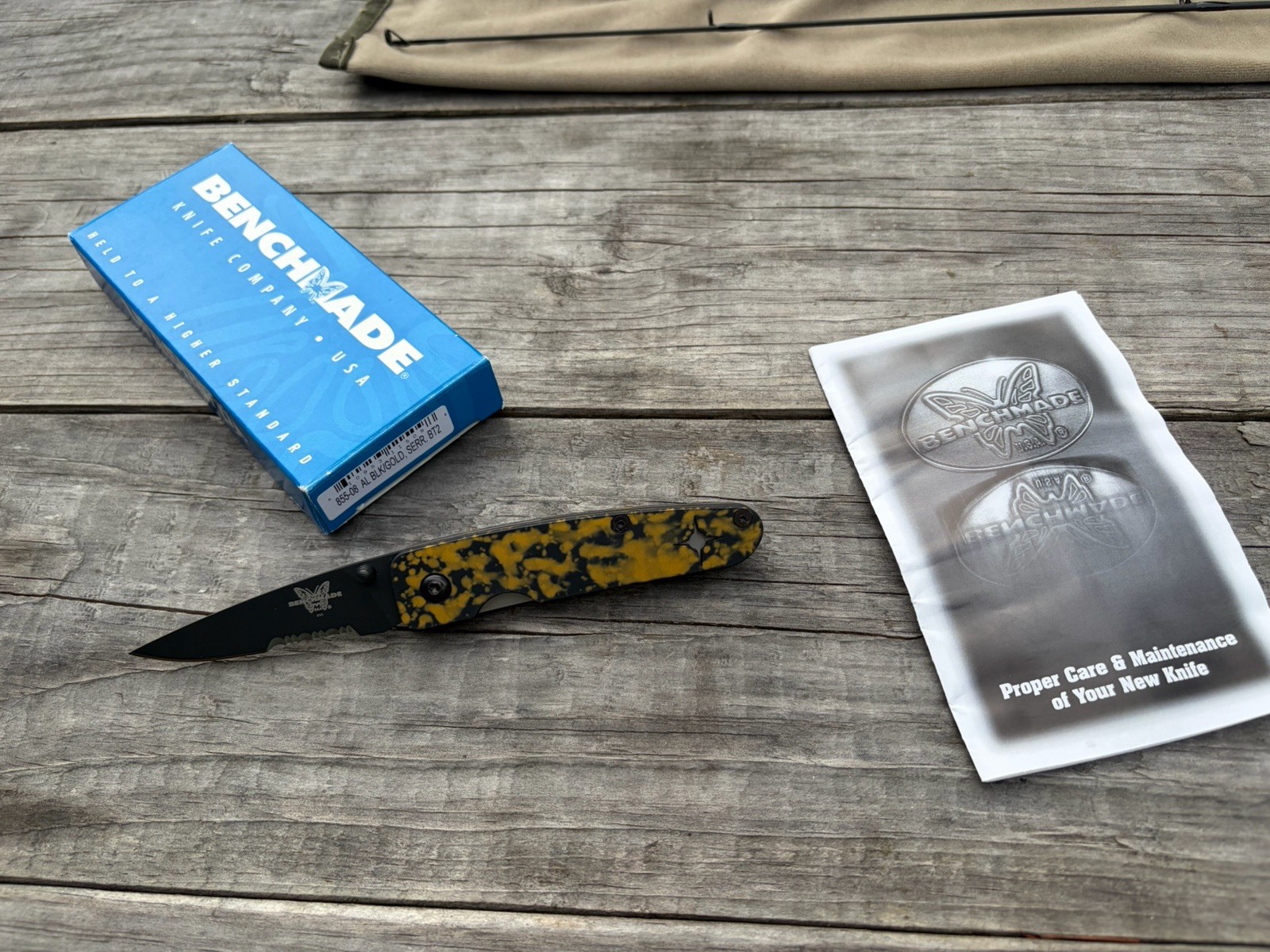 Benchmade 855-08 AL BLK/GLD SERR BT2 Folding Knife New In Box