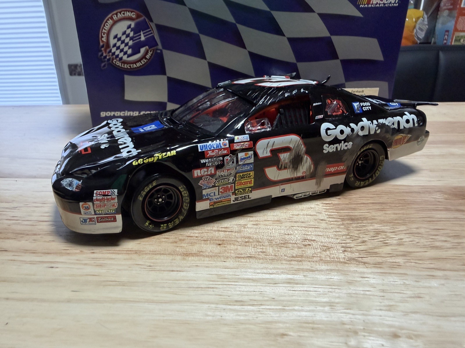 1997 Dale Earnhardt GM Goodwrench Raced Version Daytona 500 Crash Car1/24 Action 1997 Dale Earnhardt GM Goodwrench Raced Version Daytona 500 Crash Car1/24 Action