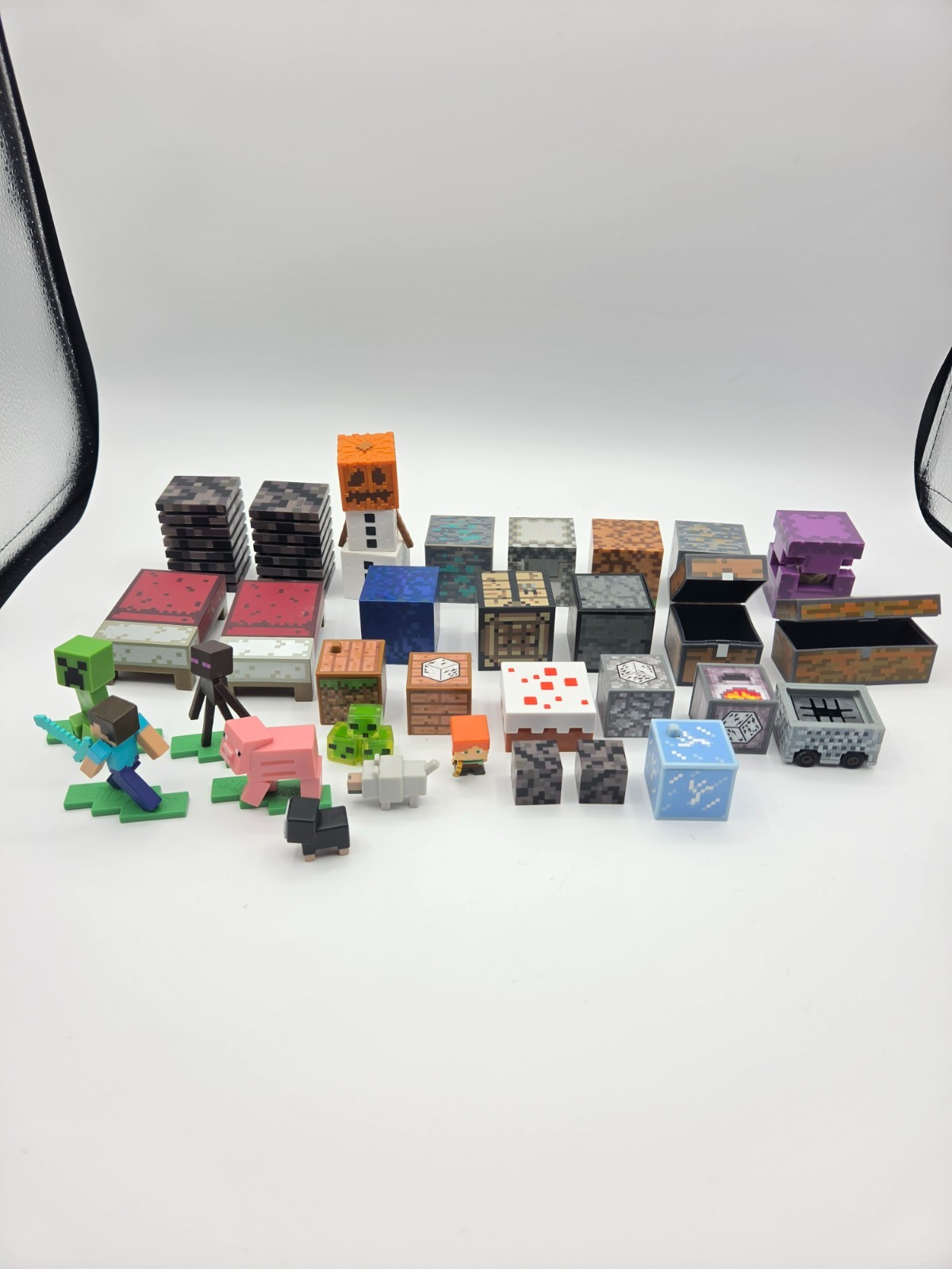 Minecraft Mini Figures Blocks Lot 32 Steve Creeper Enderman Pig Bed Chest Cake