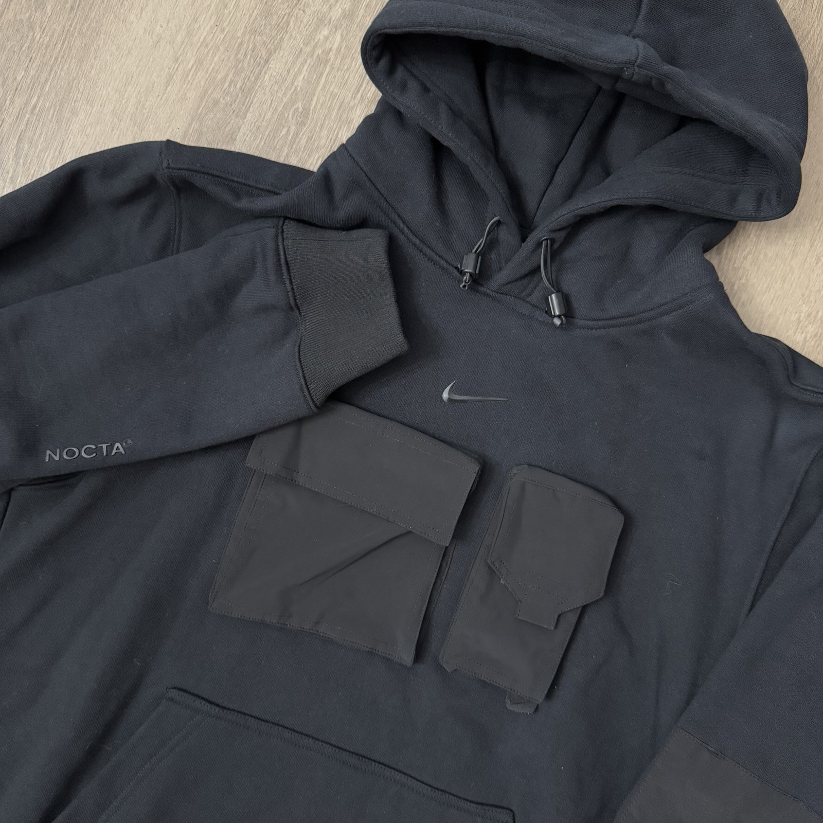 Nike x Drake NOCTA Tech Hoodie Men’s L Black Pockets Heavyweight Center Swoosh Nike x Drake NOCTA Tech Hoodie Men’s L Black Pockets Heavyweight Center Swoosh