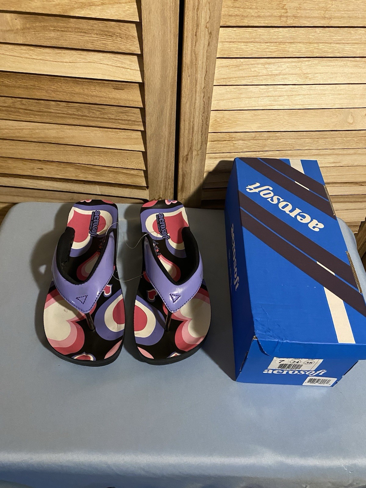 Aerosoft Comfort Sandals Women’s Size 7 Purple & Heart Print  Thong Open Toe NIB