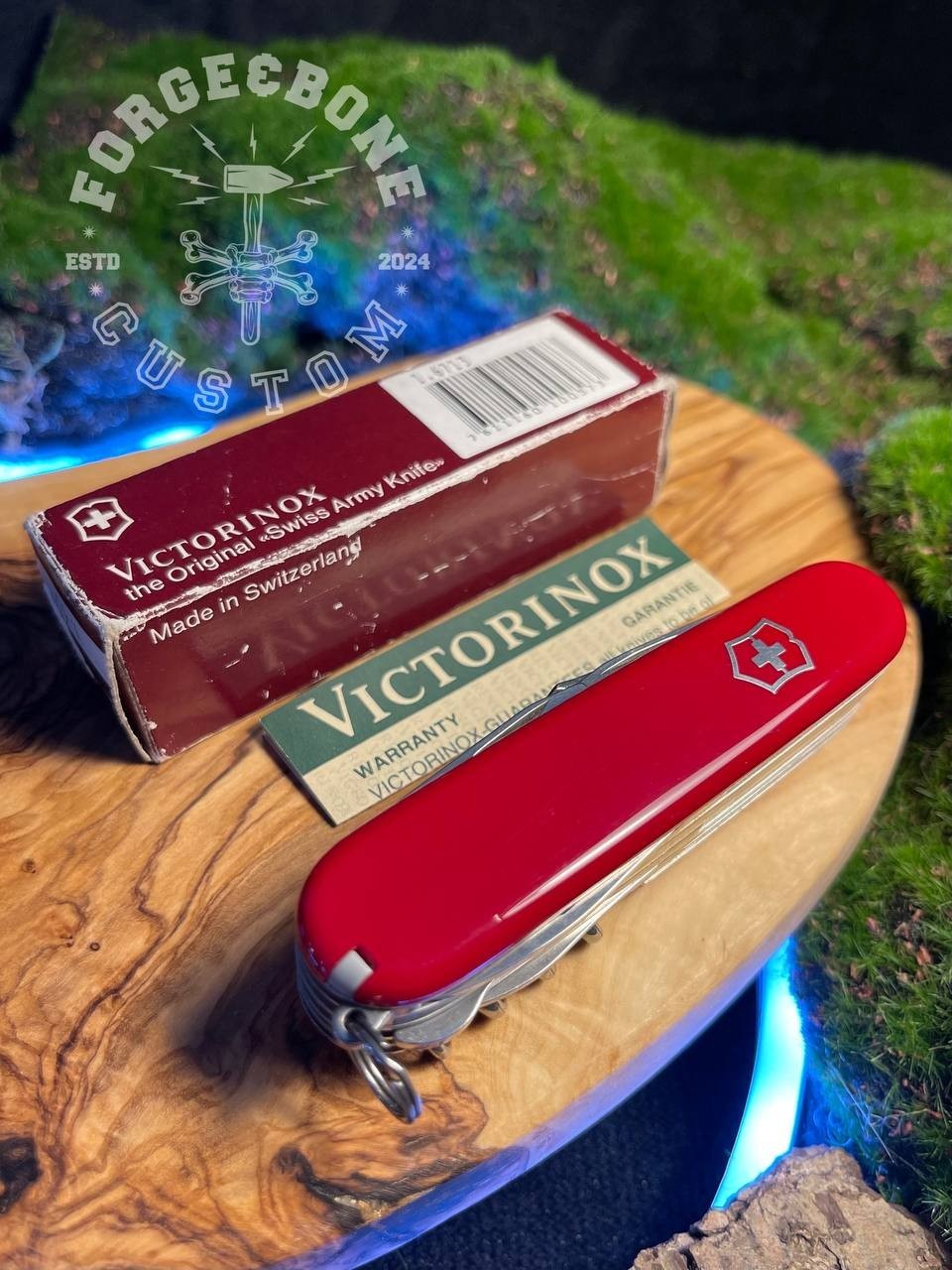 Victorinox Woodsman Red 1.6713, New in Box