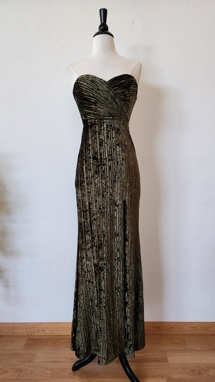 New Anthro Maxi Dress Size Medium Olive Green Velvet Pleated High Slit Strapless New Anthro Maxi Dress Size Medium Olive Green Velvet Pleated High Slit Strapless