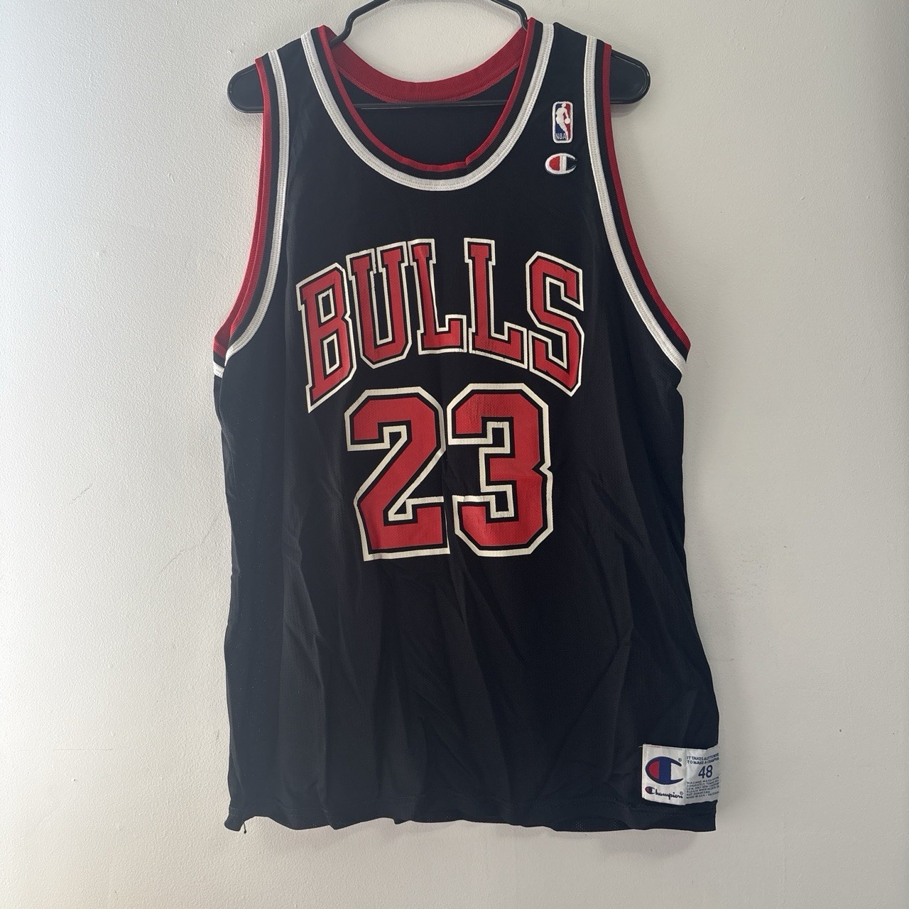 Vintage MICHAEL JORDAN NBA Chicago Bulls Champion #23 Jersey Size 48 (XL) Black