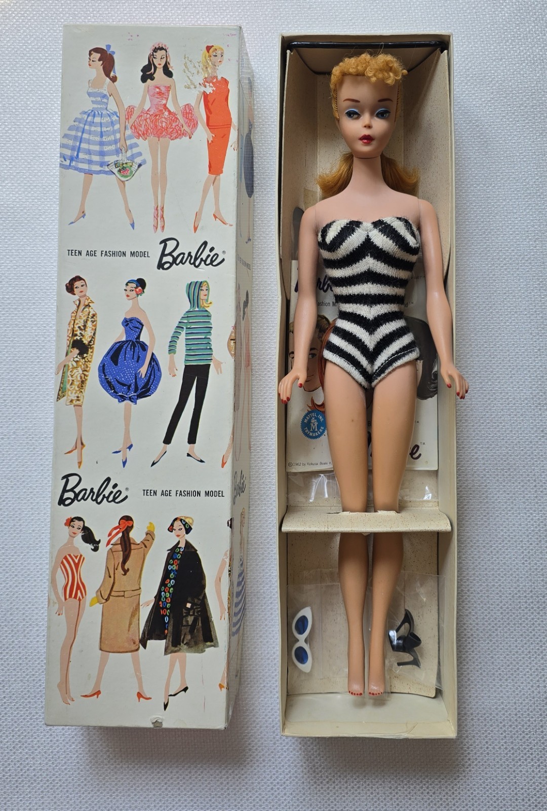 Vintage Barbie #4 Ponytail Blonde (1960) Blk Wire Stand 