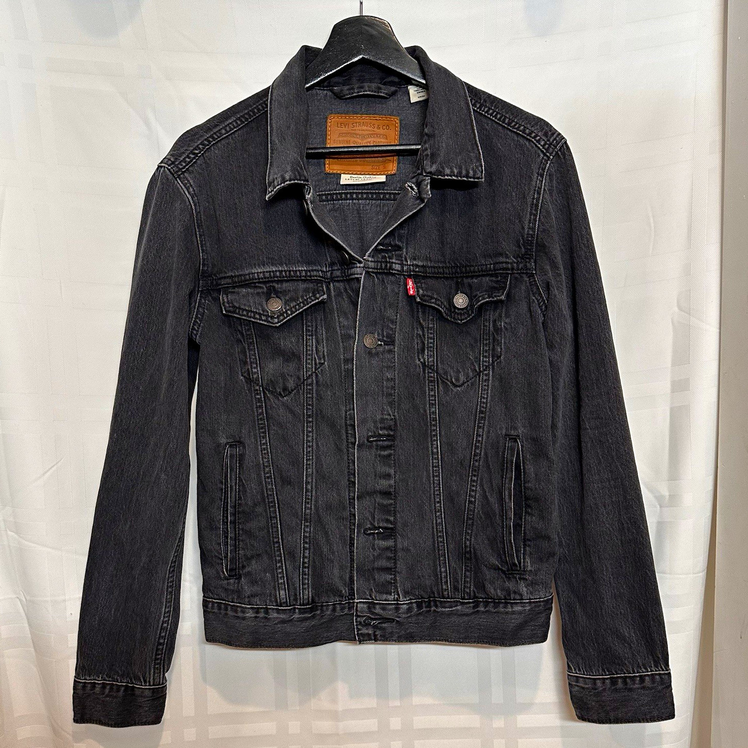 Levi’s Premium  Black Trucker Jean Jacket Collared Button Pockets Sz S
