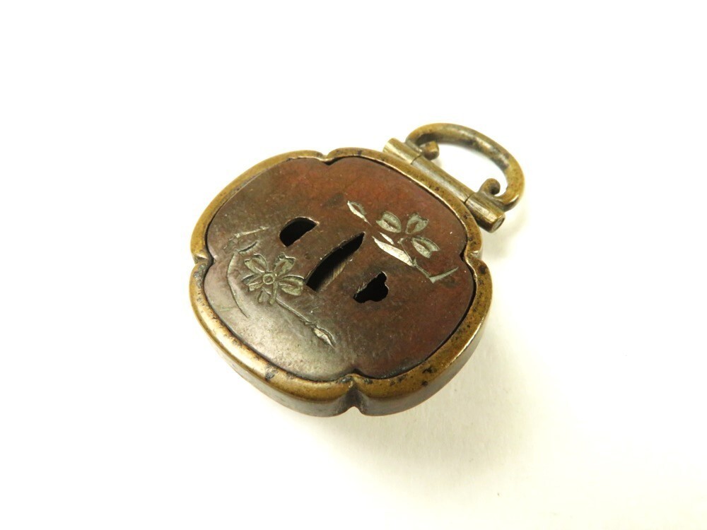 Edo peirod Japan antique copper Tsuba shaped Netsuke sagemono inro ojime Edo peirod Japan antique copper Tsuba shaped Netsuke sagemono inro ojime