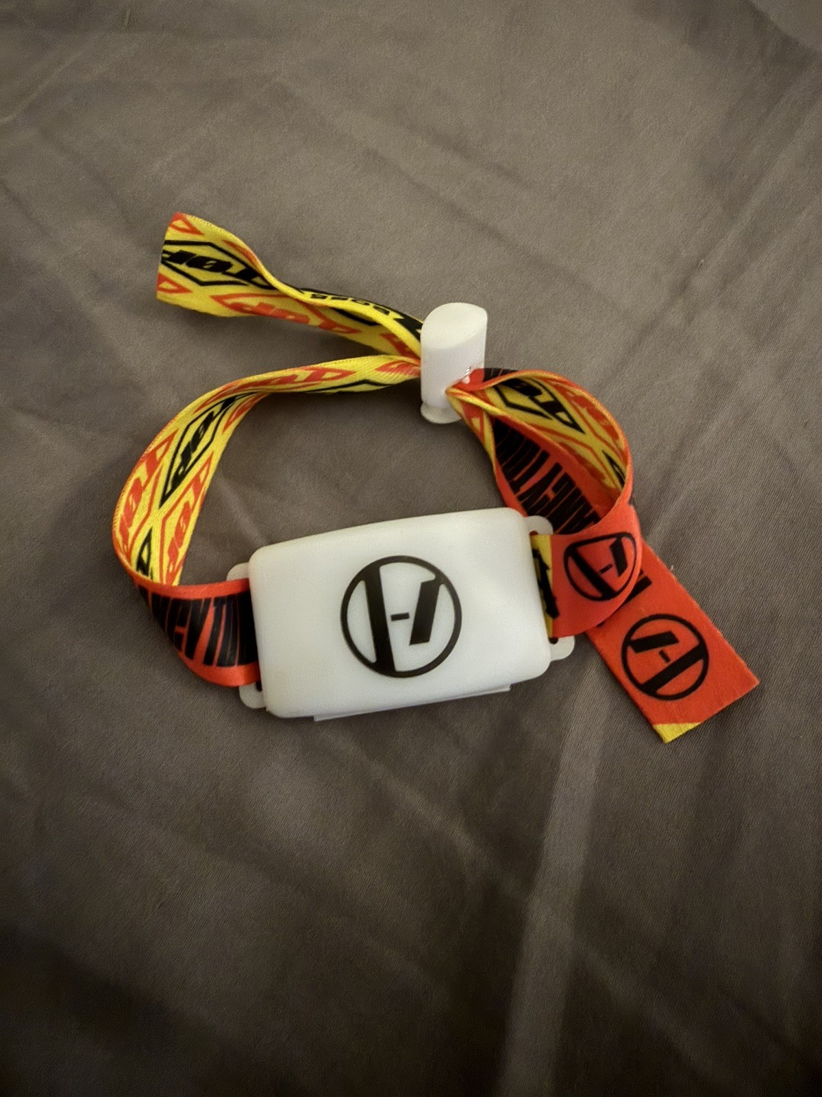Twenty One Pilots 21 - Breach Tour light Up Bracelet TAB PULLED, BATTERY DEAD Twenty One Pilots 21 - Breach Tour light Up Bracelet TAB PULLED, BATTERY DEAD
