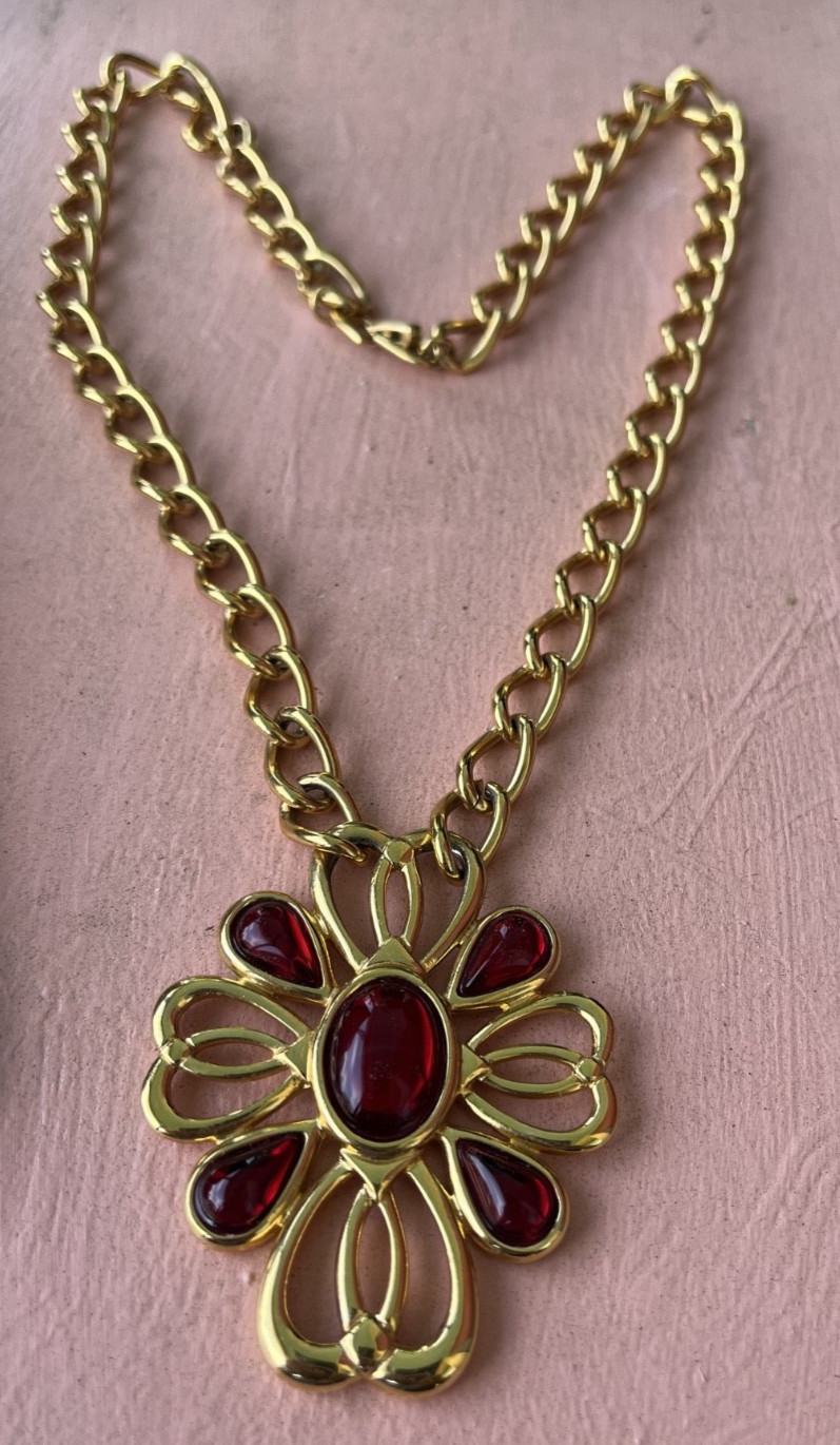 Vintage Napier Signed Gripoix Red Gold Cab Necklace Patent Pending Collectors Vintage Napier Signed Gripoix Red Gold Cab Necklace Patent Pending Collectors