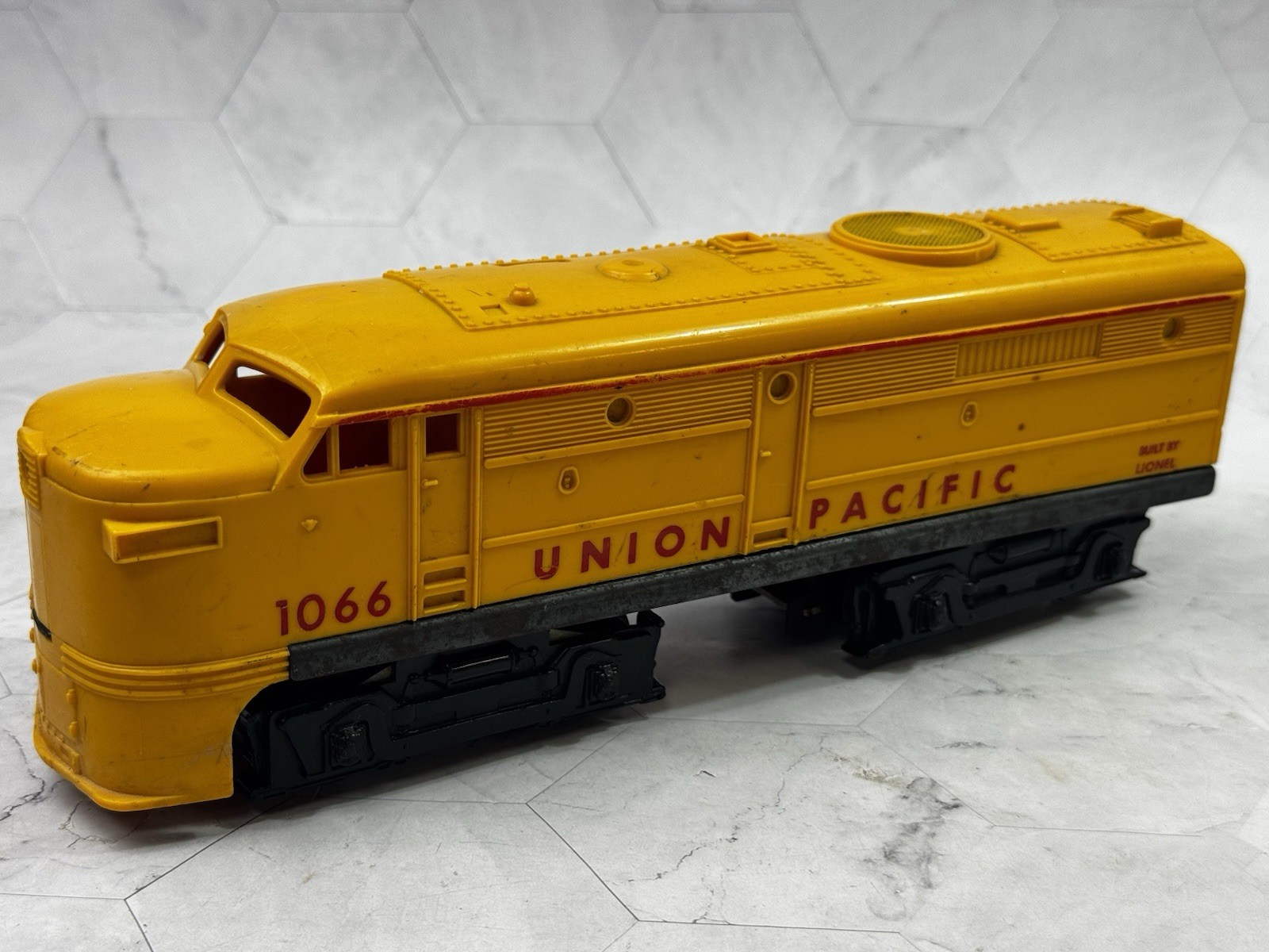 Vintage Postwar Lionel 1066 Union Pacific Alco Diesel Locomotive O Untested