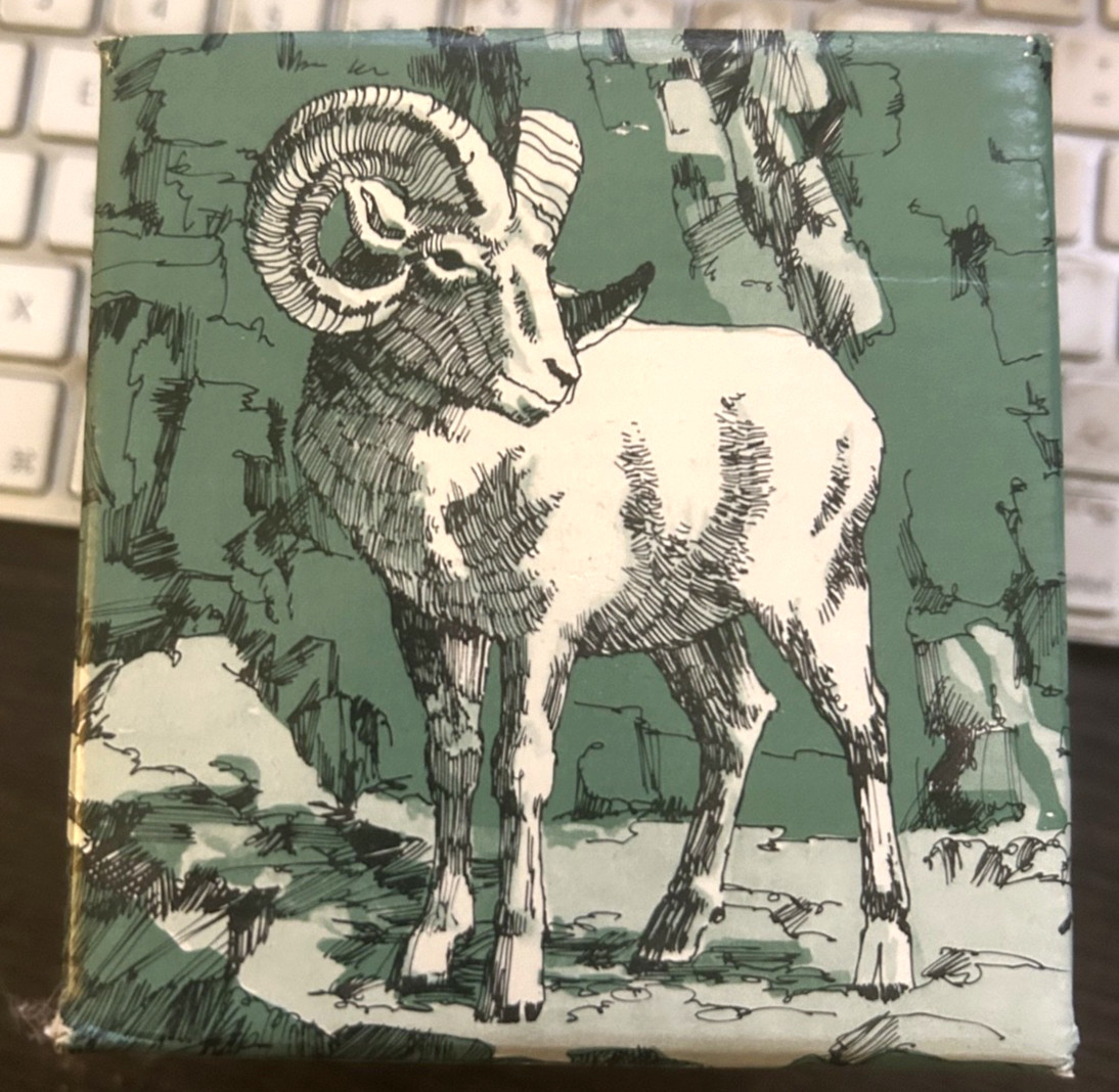 Vtg NOS Avon RAM'S HEAD 1975 Decanter Blend 7 Aftershave White Opal Glass Bottle