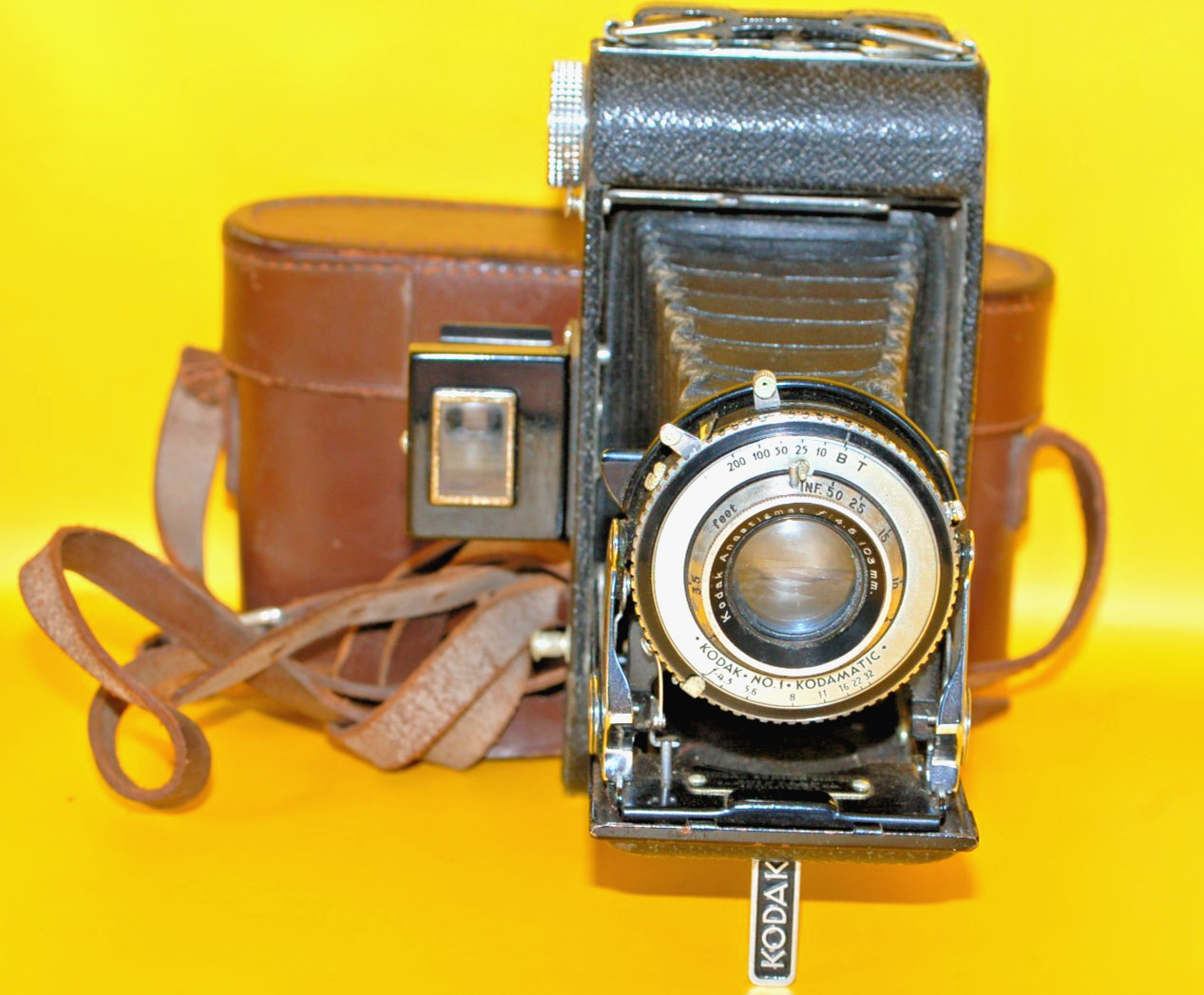Vintage Kodak No.1 Kodamatic Camera Anastigmat f 4.5 103mm lens  w/ Leather Case