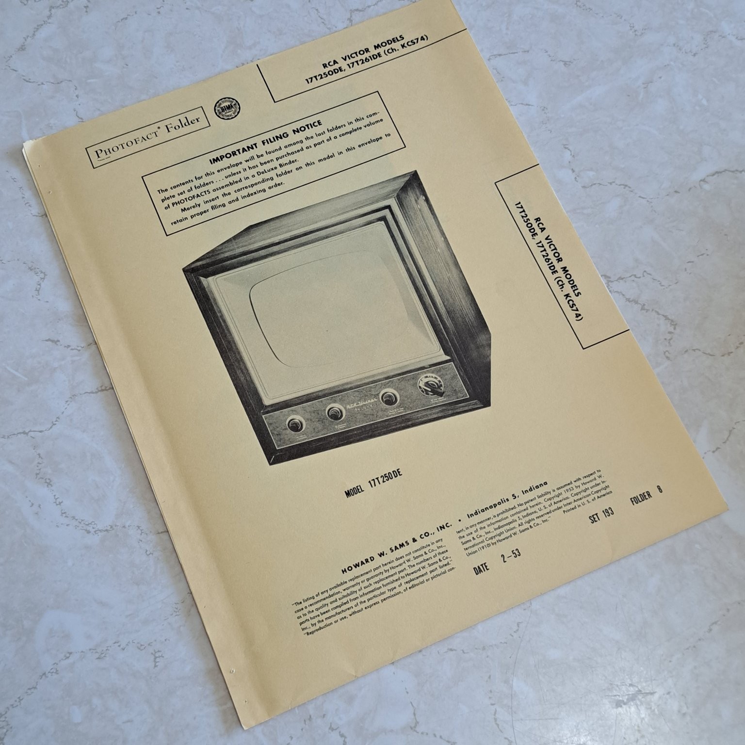 RCA Victor Manual 17T250DE 17T261DE Television 1953 Illustrated Folder