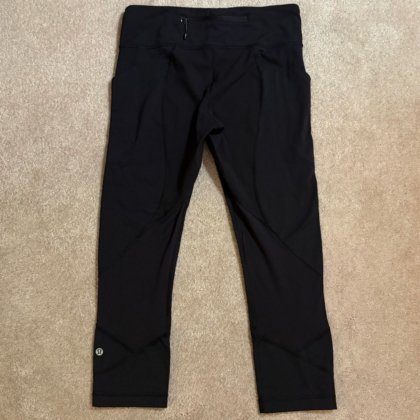 NWOT - Lululemon Cropped Leggings NWOT - Lululemon Cropped Leggings