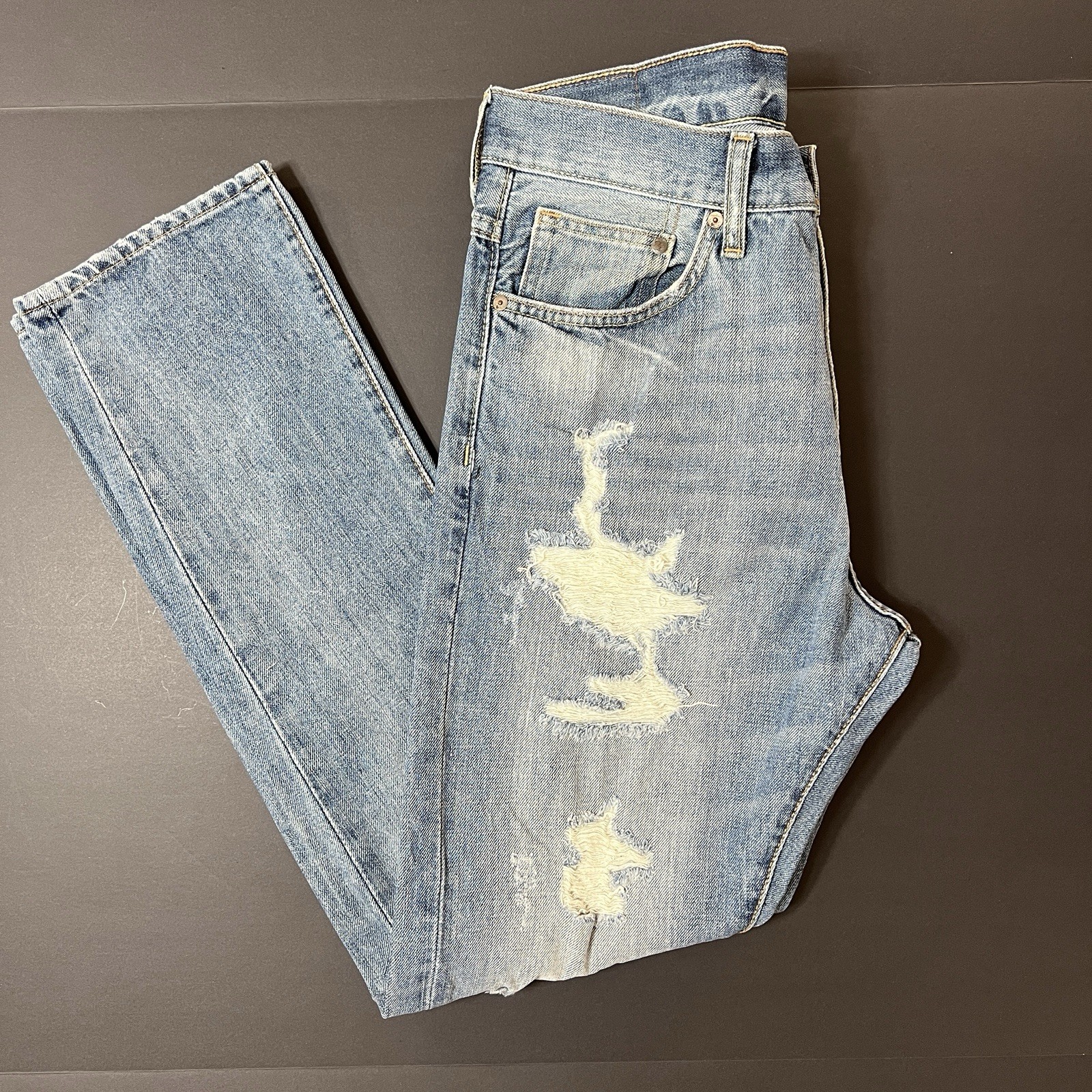 H&M Distressed Jeans Men’s 32x32 Blue Light Wash Shredded Grunge Modern Tapered H&M Distressed Jeans Men’s 32x32 Blue Light Wash Shredded Grunge Modern Tapered